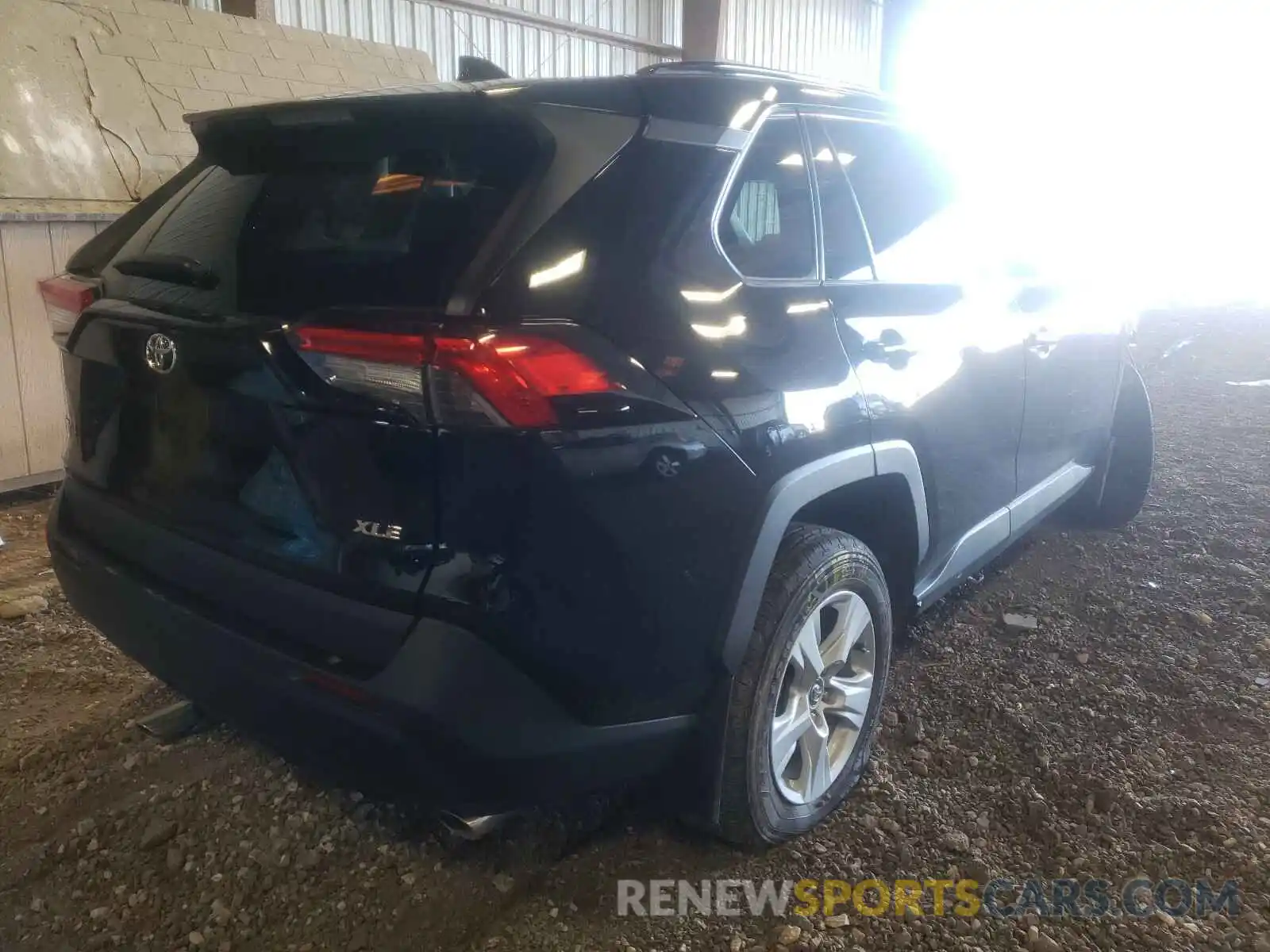 4 Photograph of a damaged car 2T3W1RFV8MW105983 TOYOTA RAV4 2021