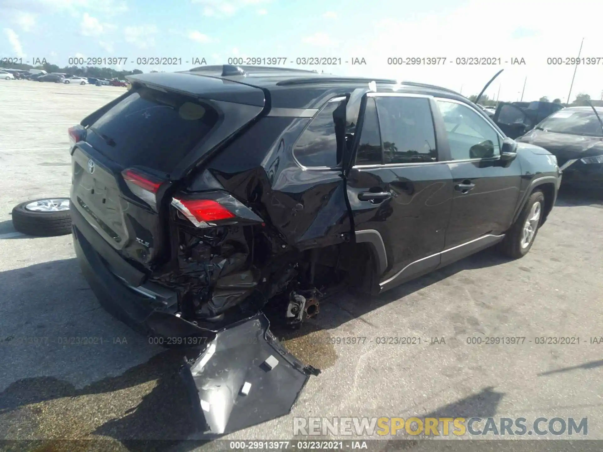 4 Photograph of a damaged car 2T3W1RFV8MW111346 TOYOTA RAV4 2021