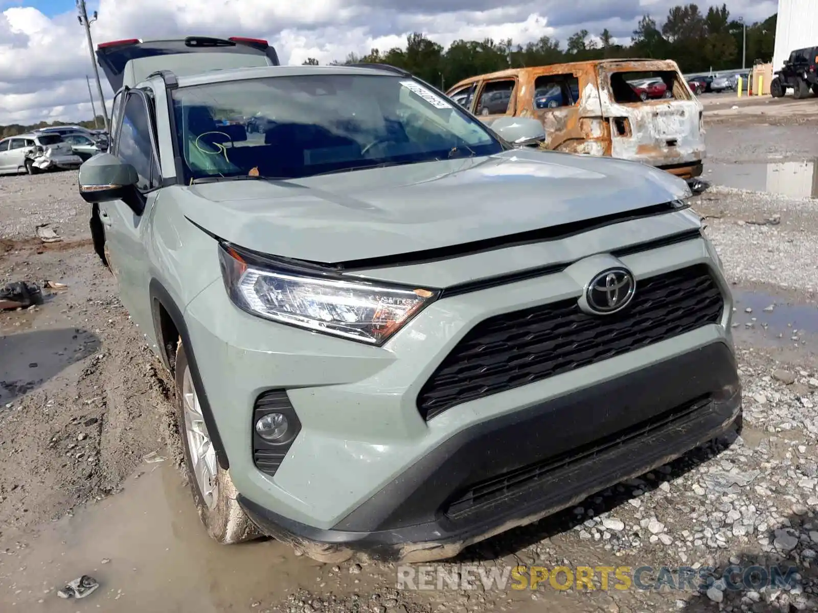 1 Photograph of a damaged car 2T3W1RFV8MW112416 TOYOTA RAV4 2021