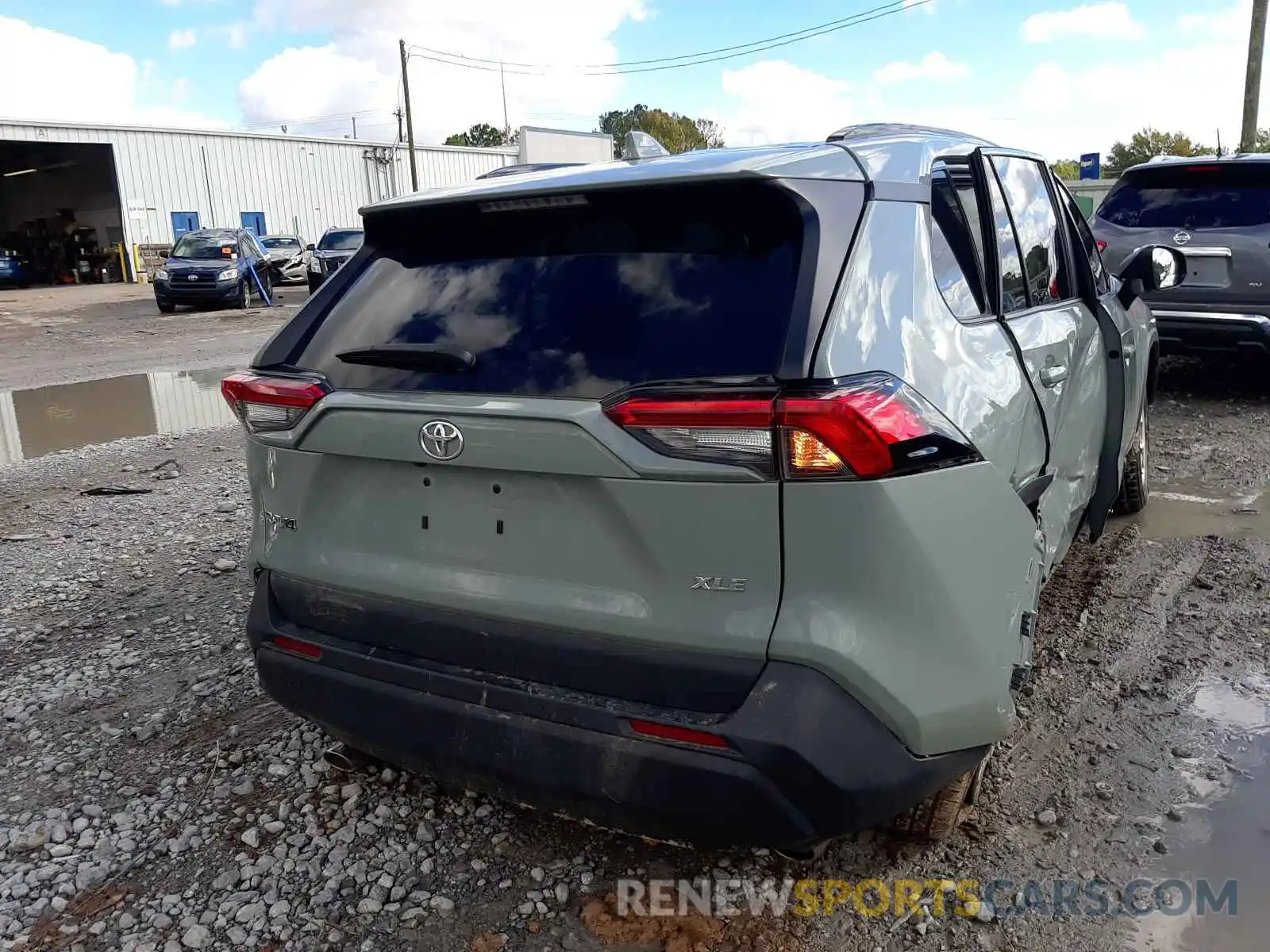 4 Photograph of a damaged car 2T3W1RFV8MW112416 TOYOTA RAV4 2021