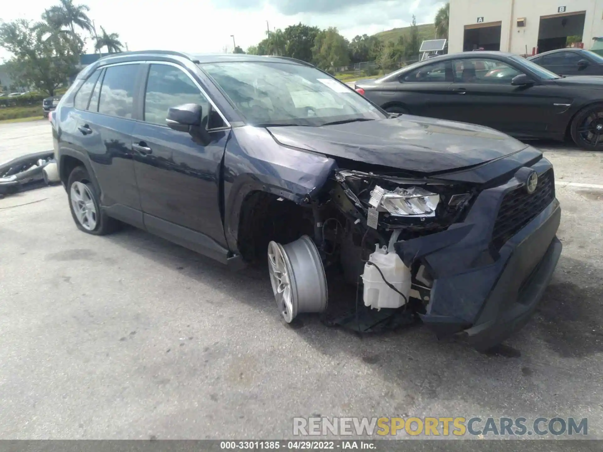 1 Photograph of a damaged car 2T3W1RFV8MW112576 TOYOTA RAV4 2021