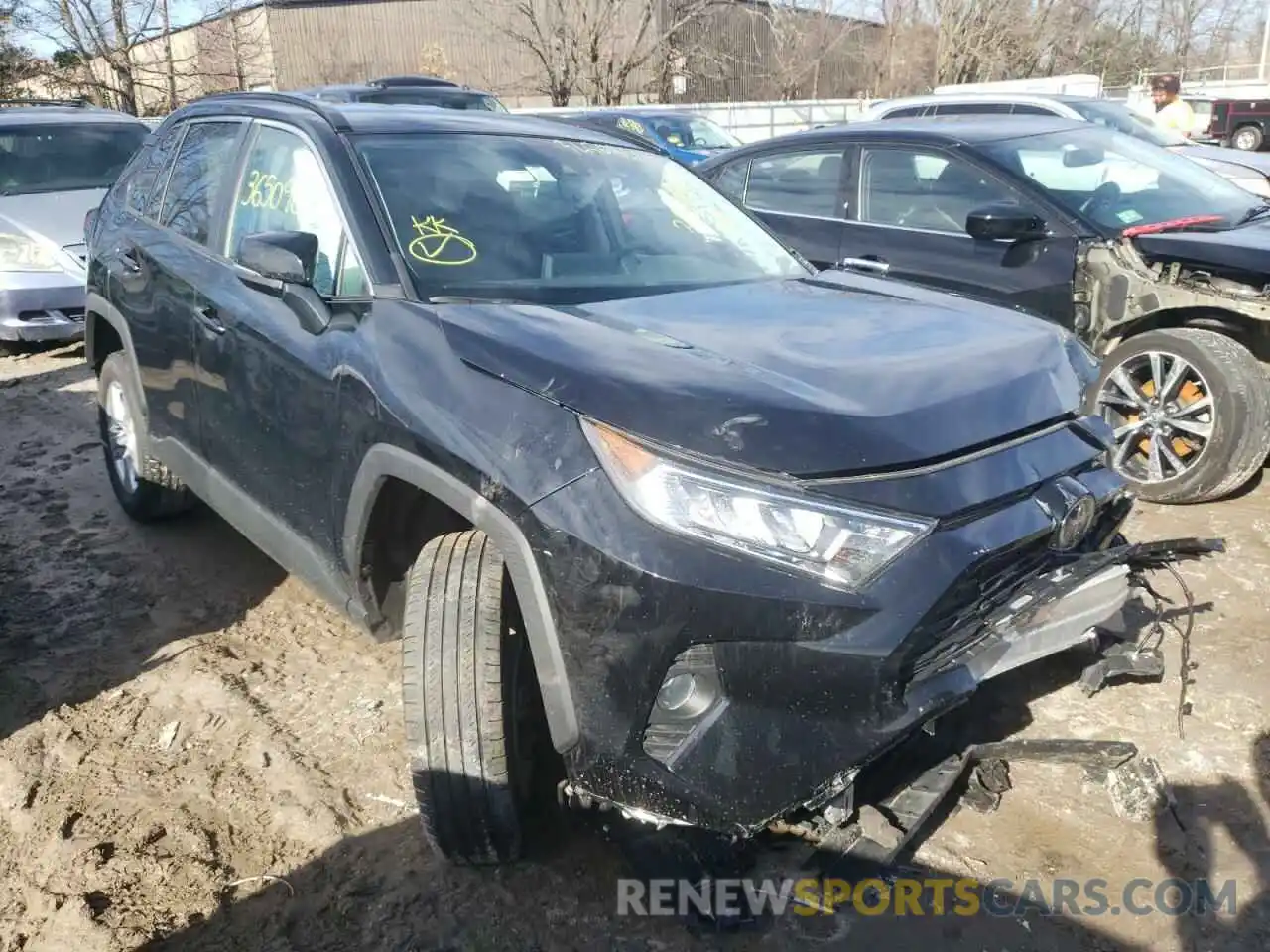 1 Photograph of a damaged car 2T3W1RFV8MW118796 TOYOTA RAV4 2021