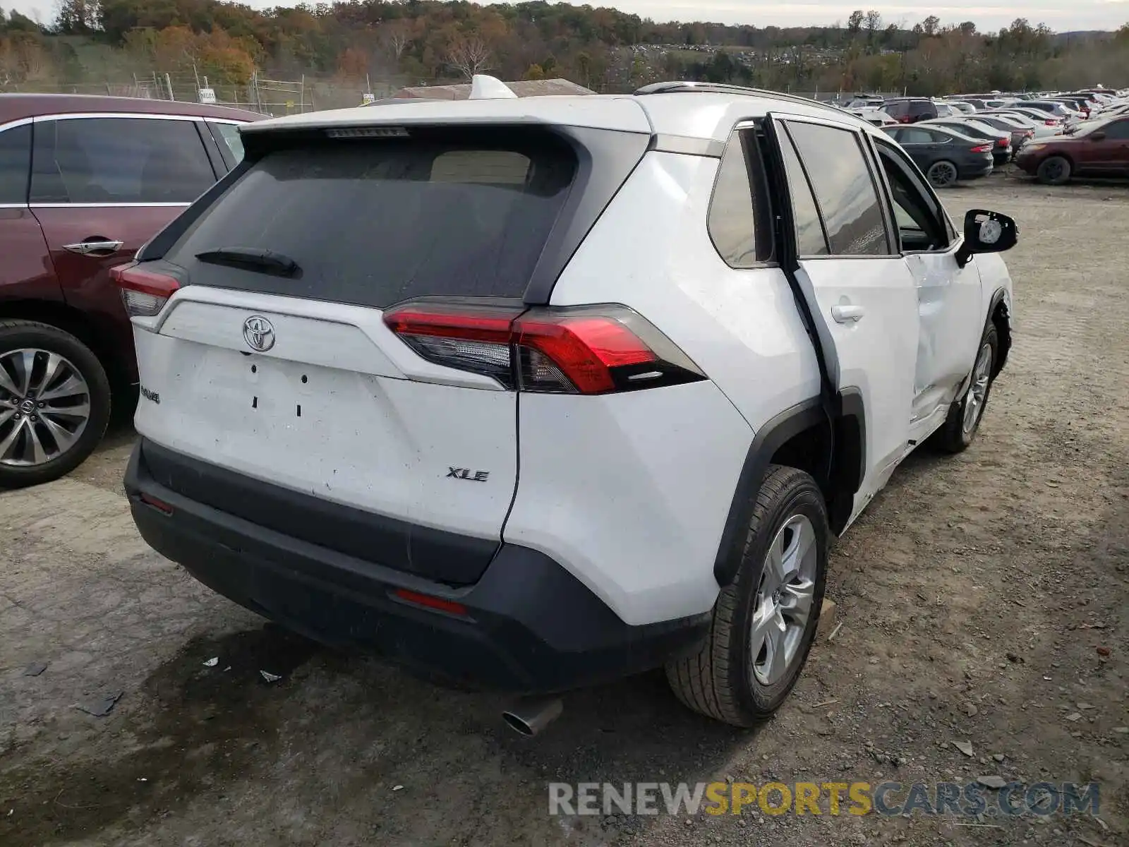 4 Photograph of a damaged car 2T3W1RFV8MW120452 TOYOTA RAV4 2021