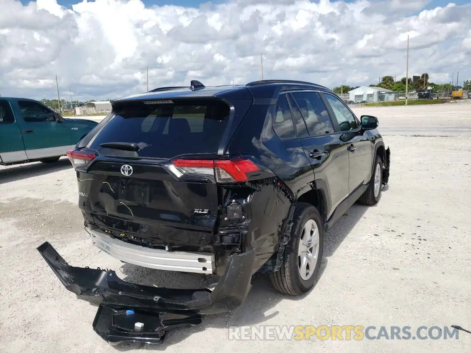 4 Photograph of a damaged car 2T3W1RFV8MW120743 TOYOTA RAV4 2021