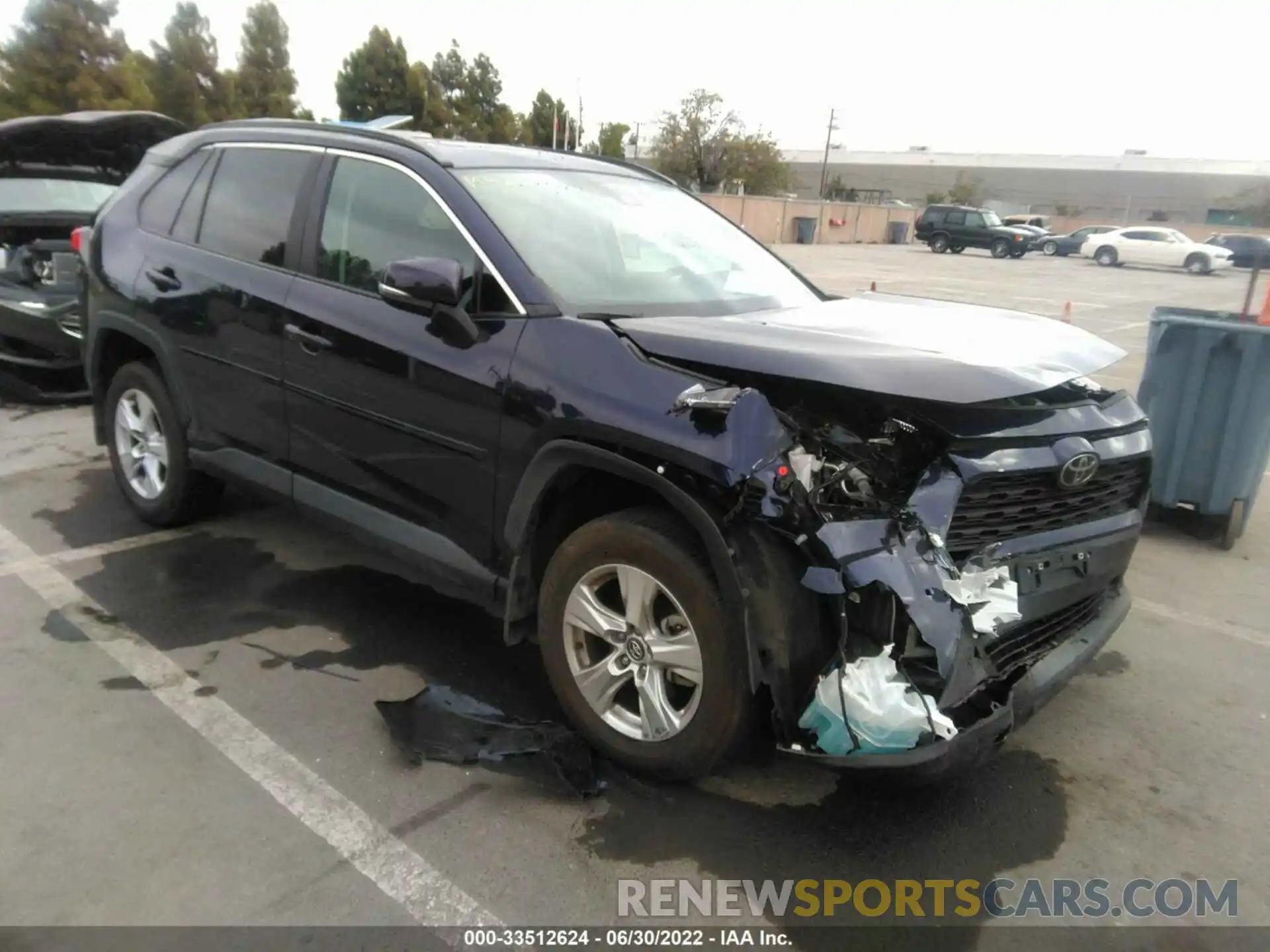 1 Photograph of a damaged car 2T3W1RFV8MW121181 TOYOTA RAV4 2021