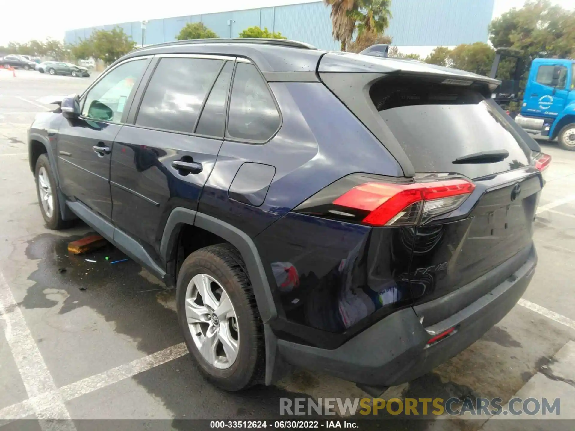 3 Photograph of a damaged car 2T3W1RFV8MW121181 TOYOTA RAV4 2021