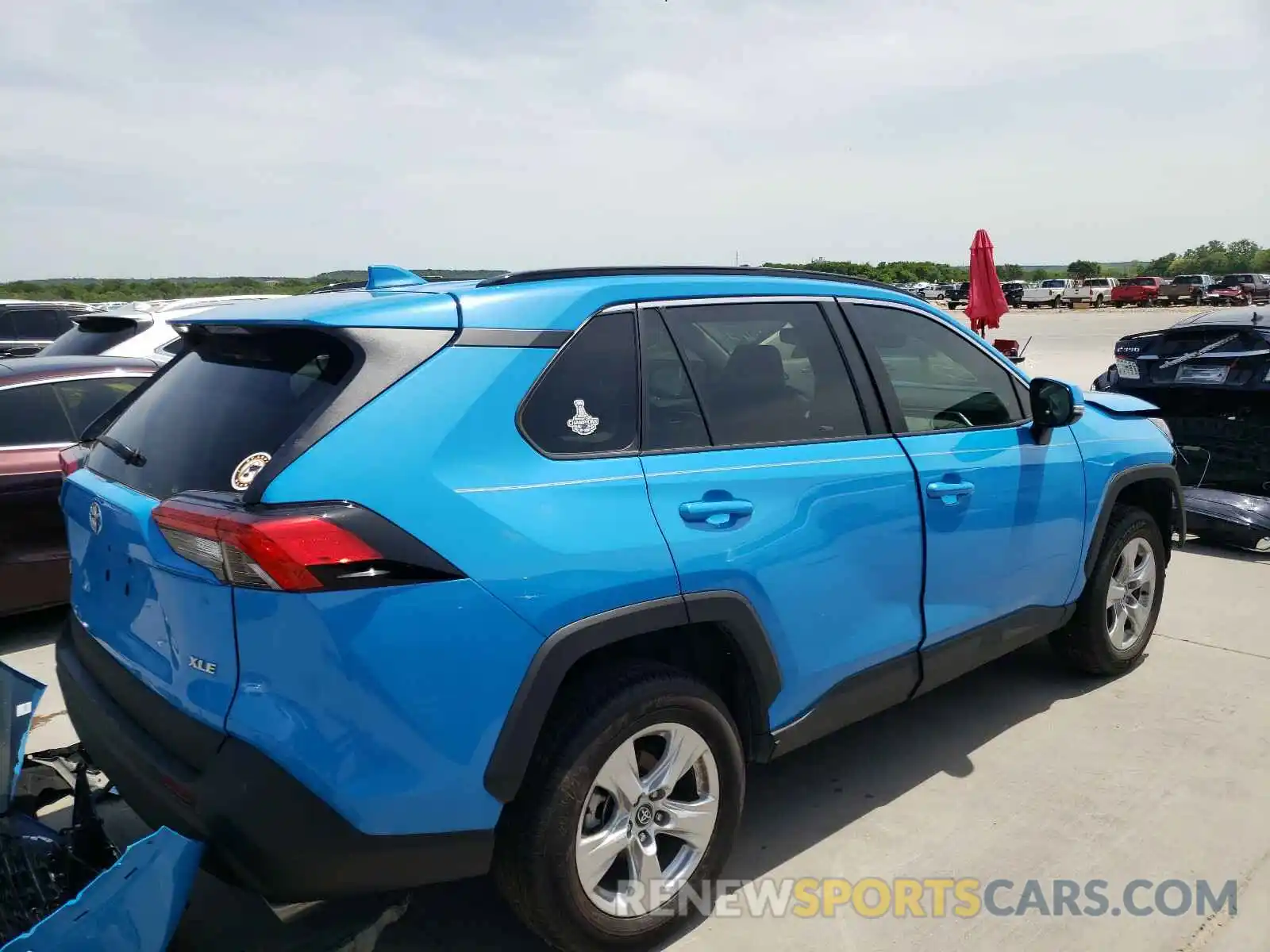 4 Photograph of a damaged car 2T3W1RFV8MW121486 TOYOTA RAV4 2021