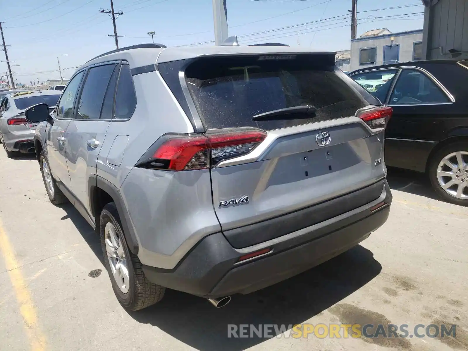 3 Photograph of a damaged car 2T3W1RFV8MW127787 TOYOTA RAV4 2021