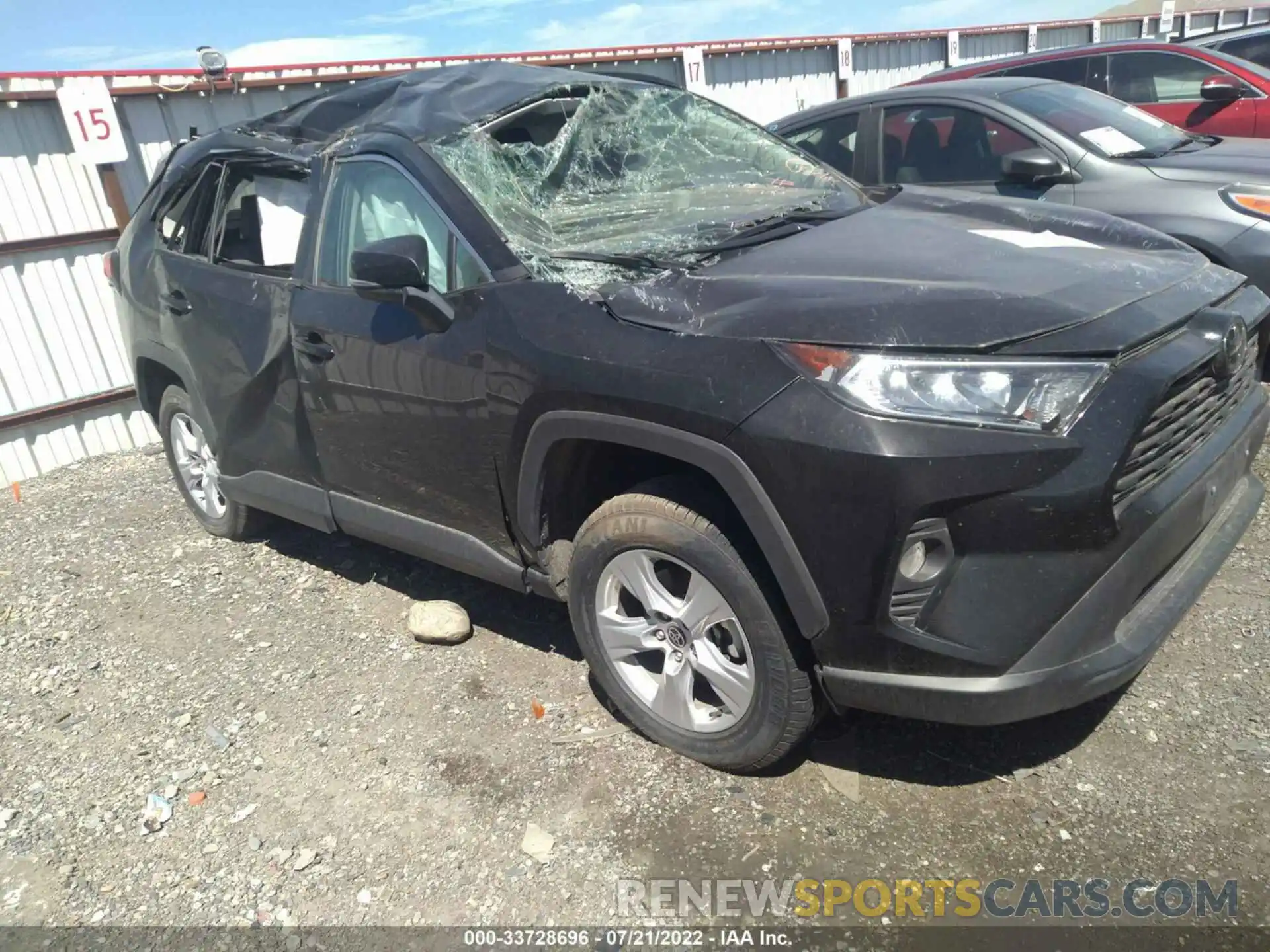 1 Photograph of a damaged car 2T3W1RFV8MW133055 TOYOTA RAV4 2021