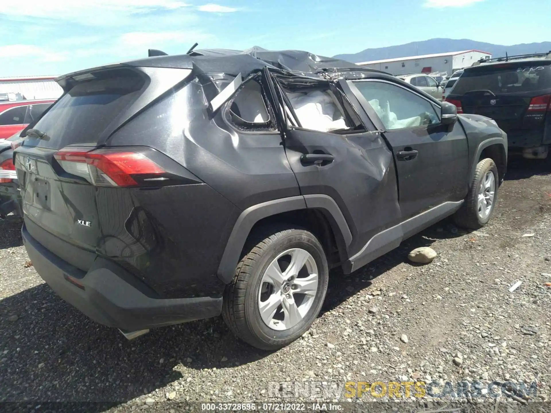 4 Photograph of a damaged car 2T3W1RFV8MW133055 TOYOTA RAV4 2021