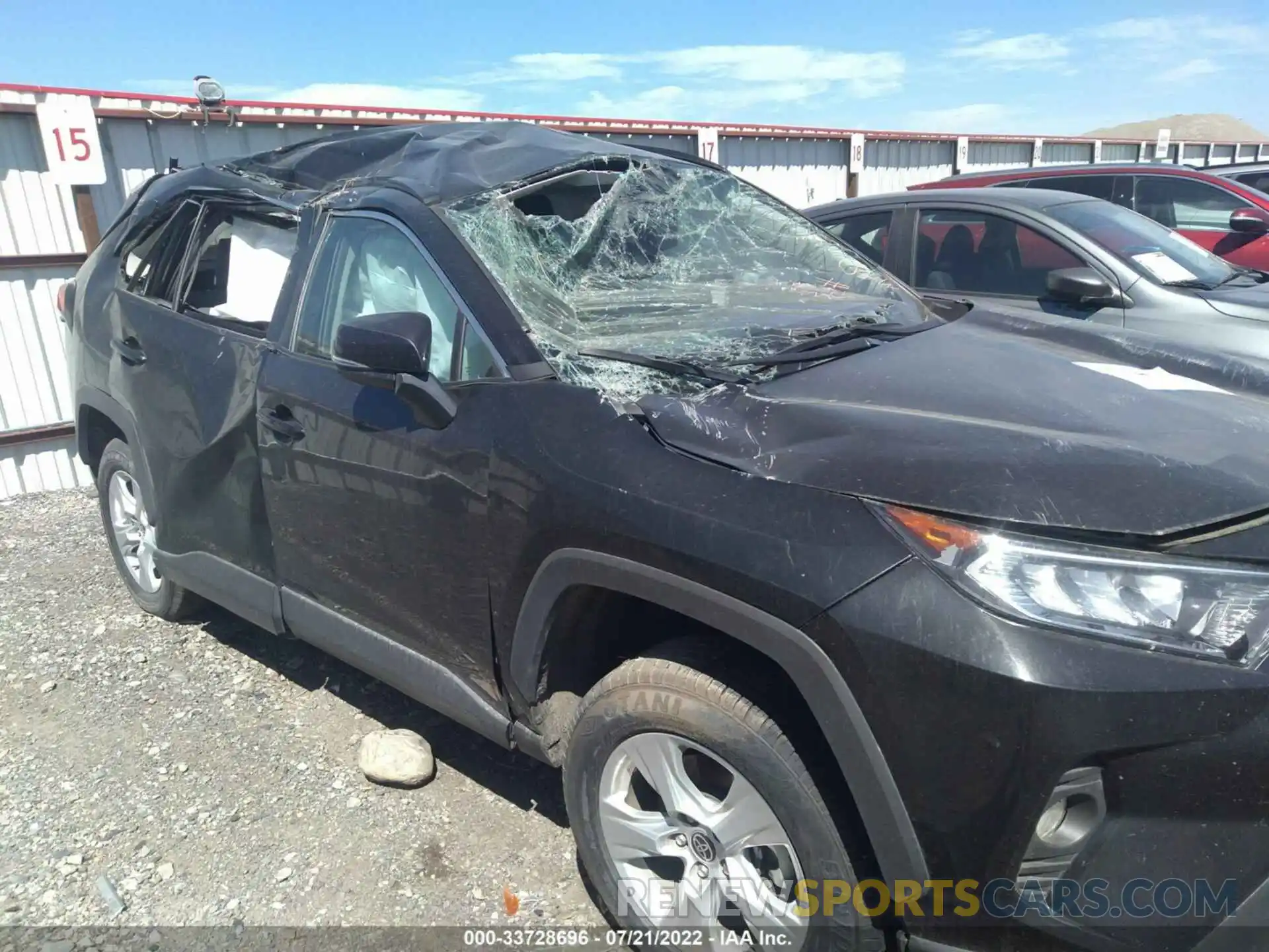 6 Photograph of a damaged car 2T3W1RFV8MW133055 TOYOTA RAV4 2021