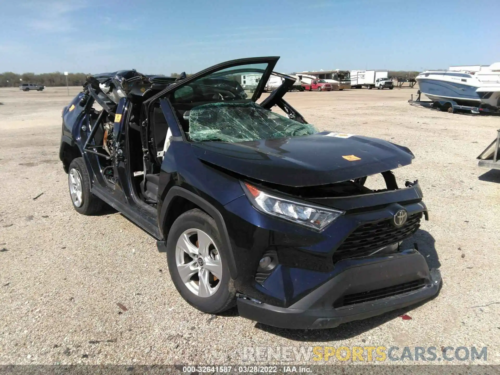 1 Photograph of a damaged car 2T3W1RFV8MW134075 TOYOTA RAV4 2021