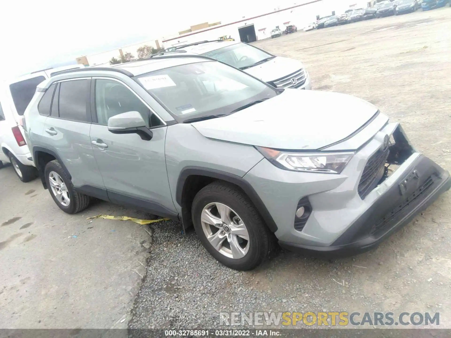 1 Photograph of a damaged car 2T3W1RFV8MW135372 TOYOTA RAV4 2021