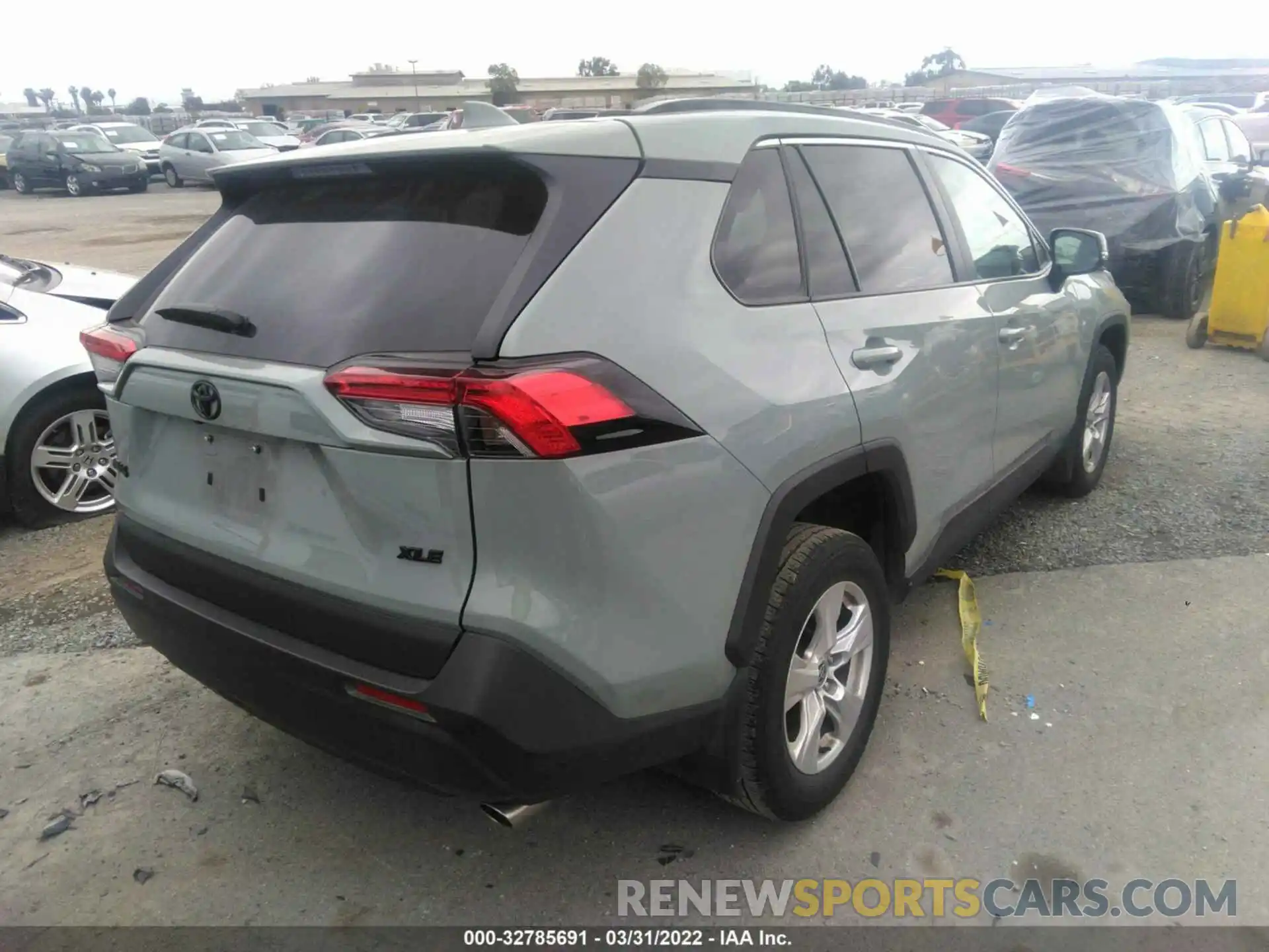 4 Photograph of a damaged car 2T3W1RFV8MW135372 TOYOTA RAV4 2021