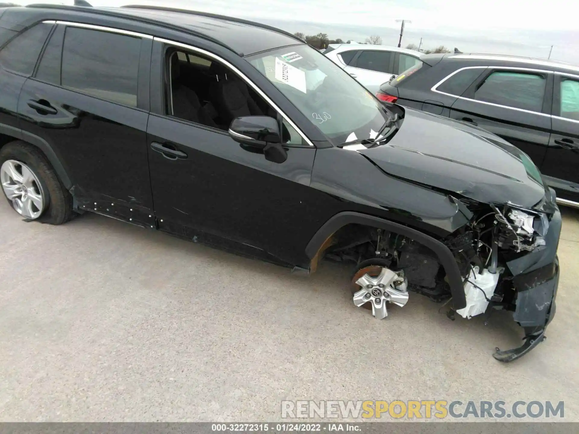 6 Photograph of a damaged car 2T3W1RFV8MW136070 TOYOTA RAV4 2021