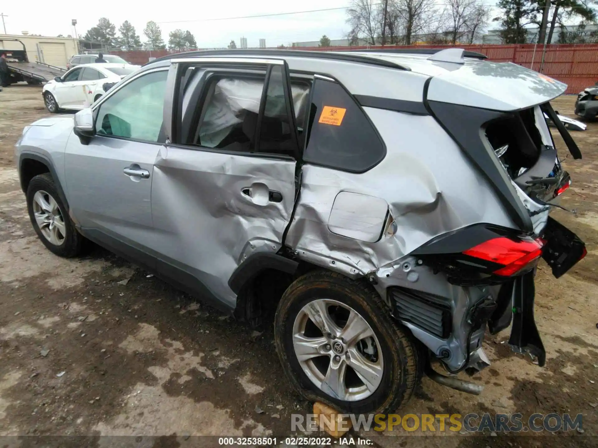 3 Фотография поврежденного автомобиля 2T3W1RFV8MW140099 TOYOTA RAV4 2021