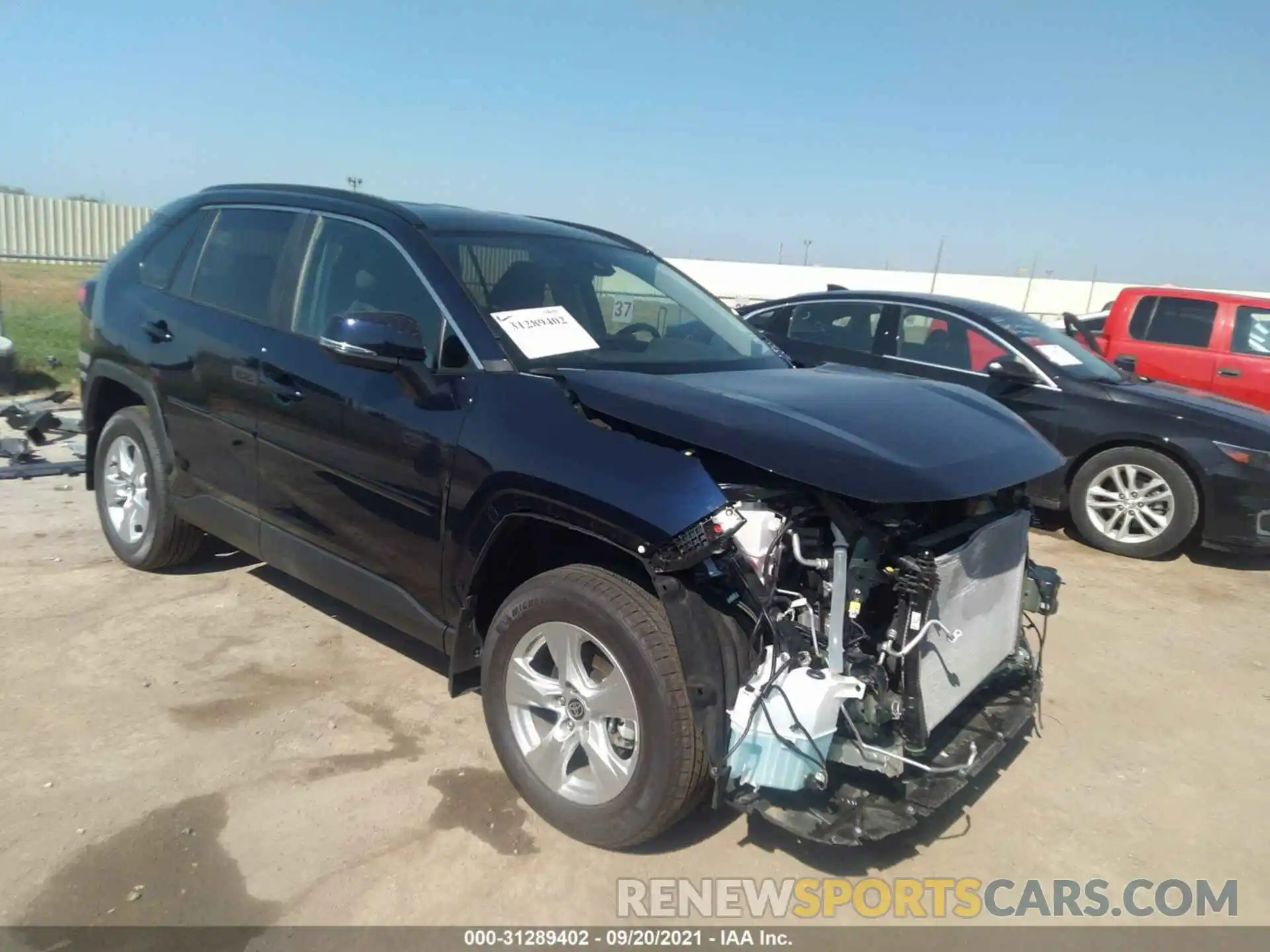 1 Фотография поврежденного автомобиля 2T3W1RFV8MW148400 TOYOTA RAV4 2021