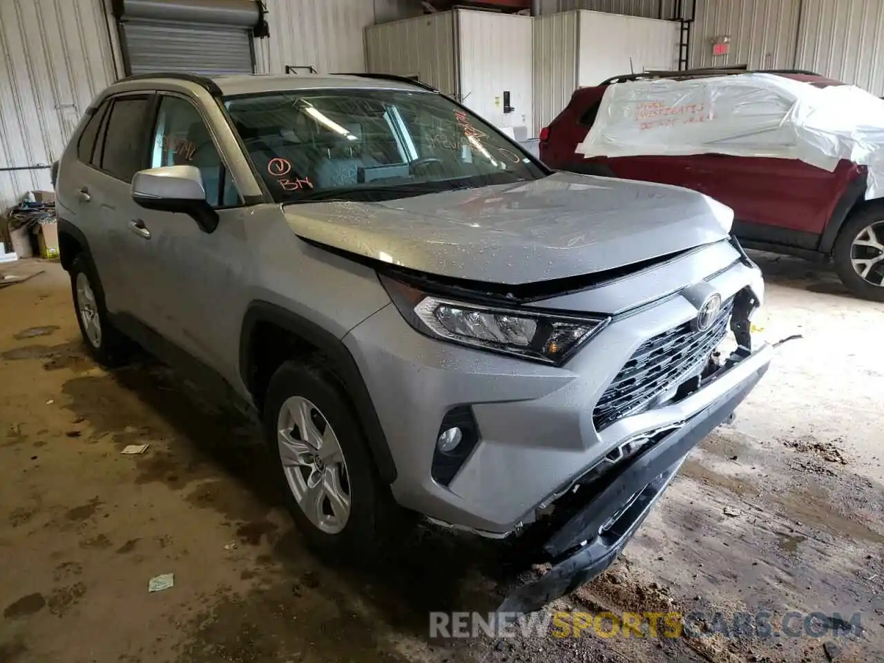 1 Photograph of a damaged car 2T3W1RFV8MW164273 TOYOTA RAV4 2021