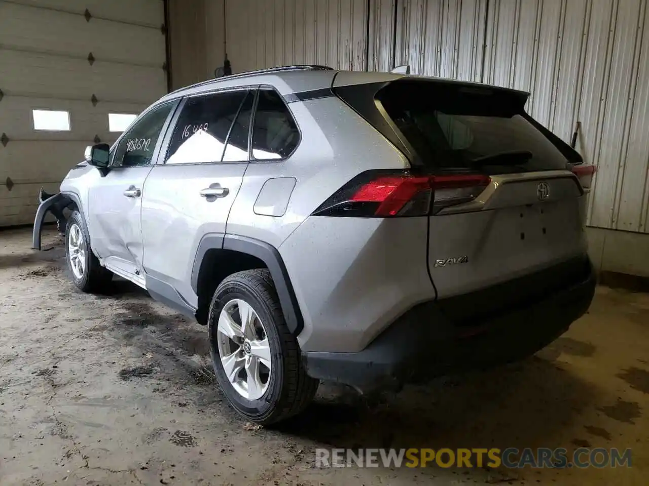 3 Photograph of a damaged car 2T3W1RFV8MW164273 TOYOTA RAV4 2021