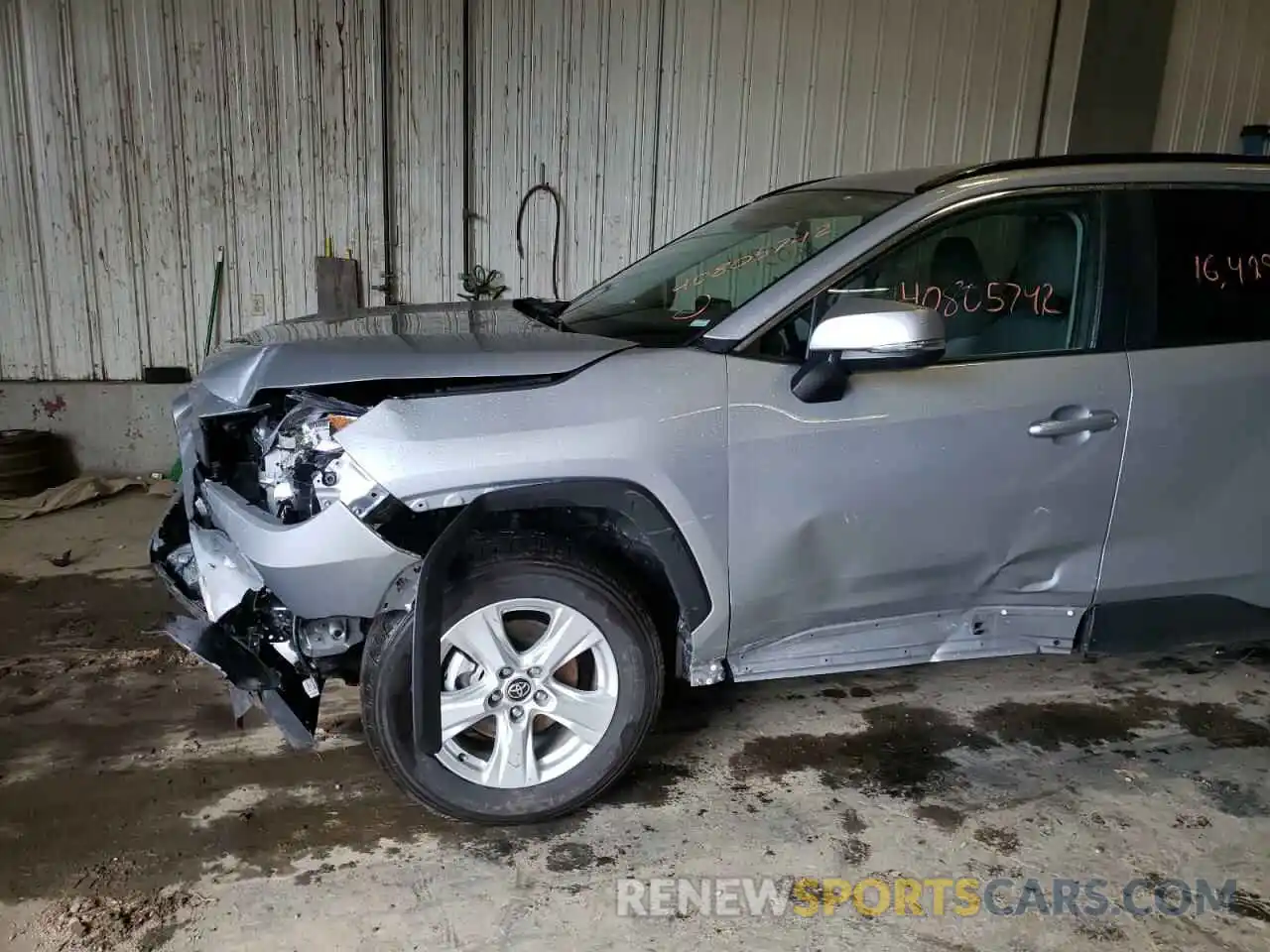 9 Photograph of a damaged car 2T3W1RFV8MW164273 TOYOTA RAV4 2021