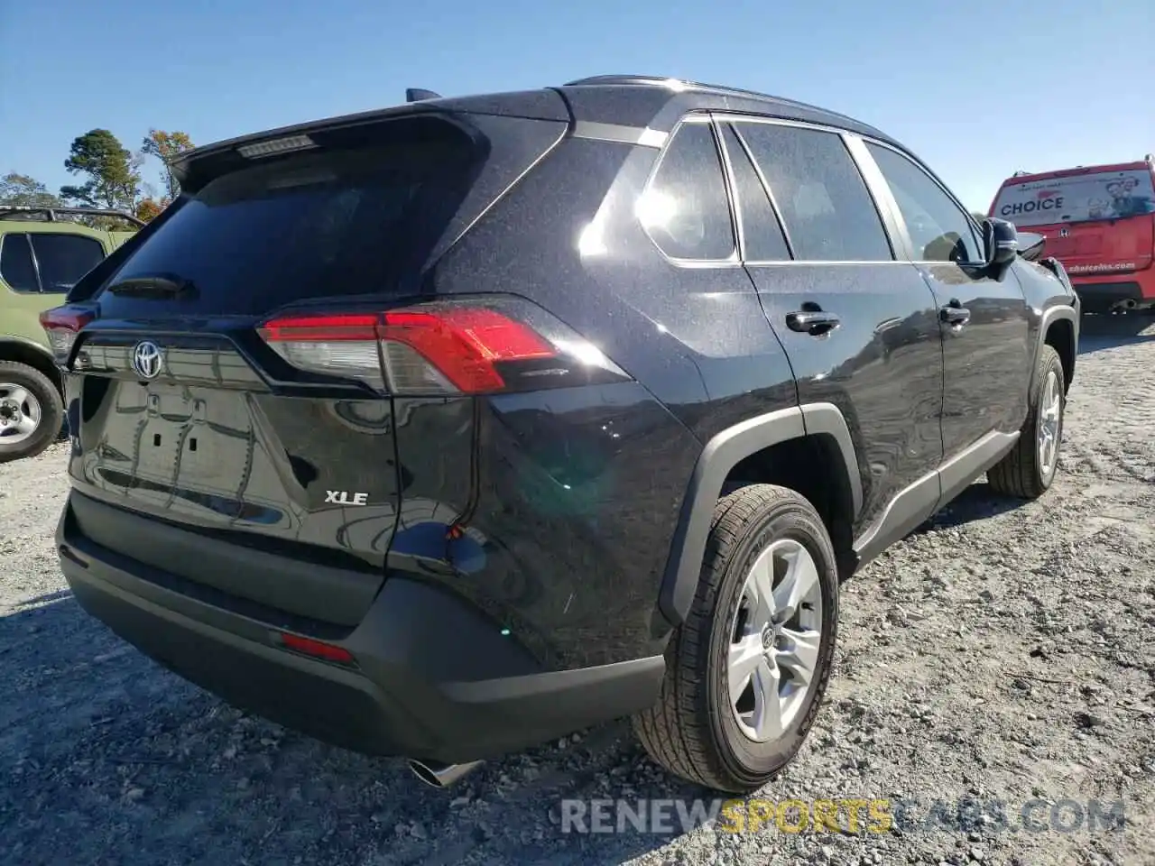 4 Photograph of a damaged car 2T3W1RFV8MW165004 TOYOTA RAV4 2021