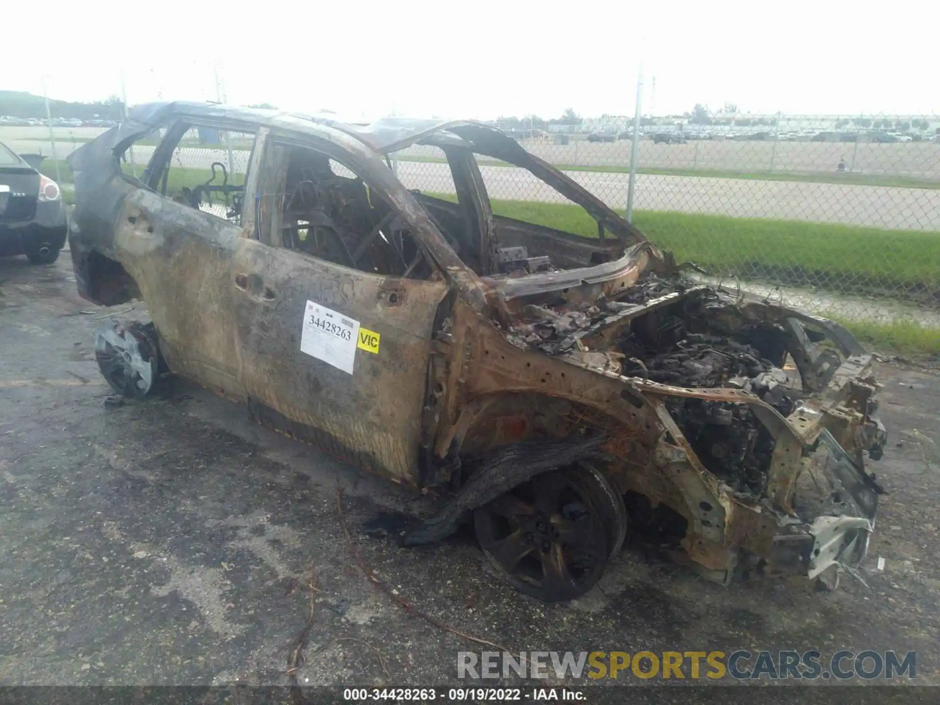 1 Photograph of a damaged car 2T3W1RFV9MC093988 TOYOTA RAV4 2021