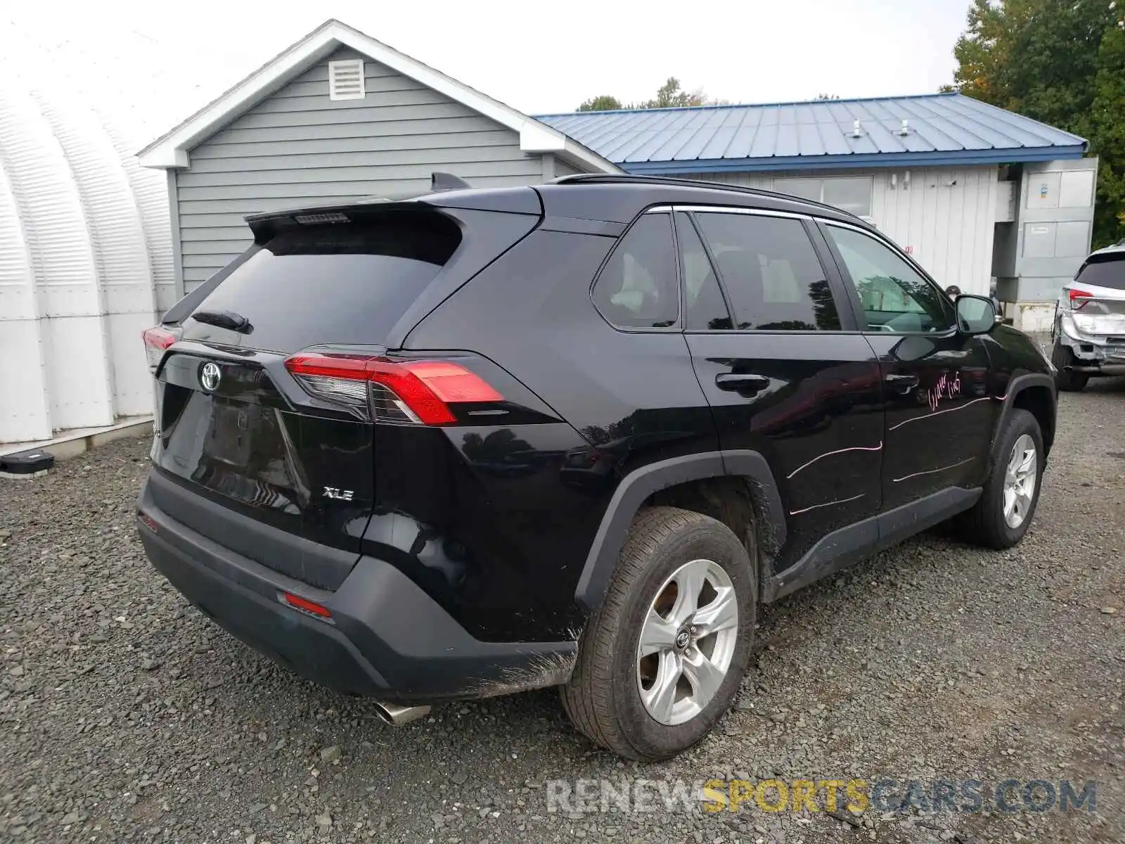 4 Photograph of a damaged car 2T3W1RFV9MC095580 TOYOTA RAV4 2021