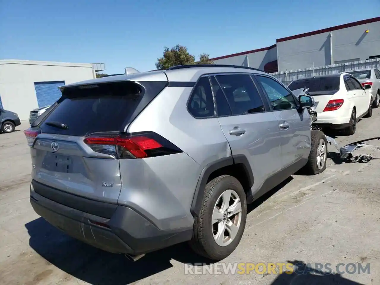 4 Photograph of a damaged car 2T3W1RFV9MC112684 TOYOTA RAV4 2021