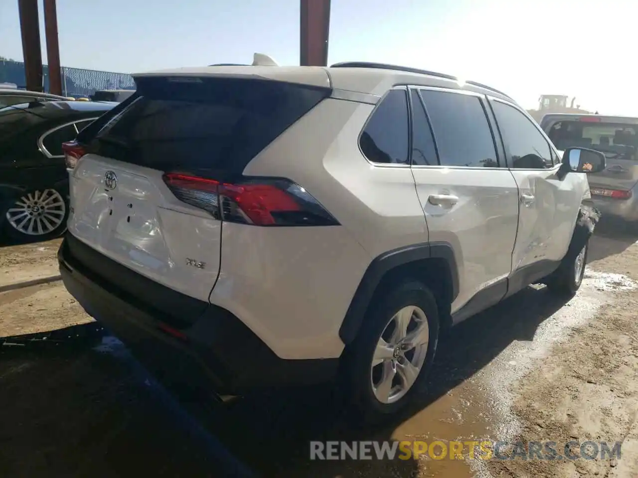 4 Photograph of a damaged car 2T3W1RFV9MC123264 TOYOTA RAV4 2021