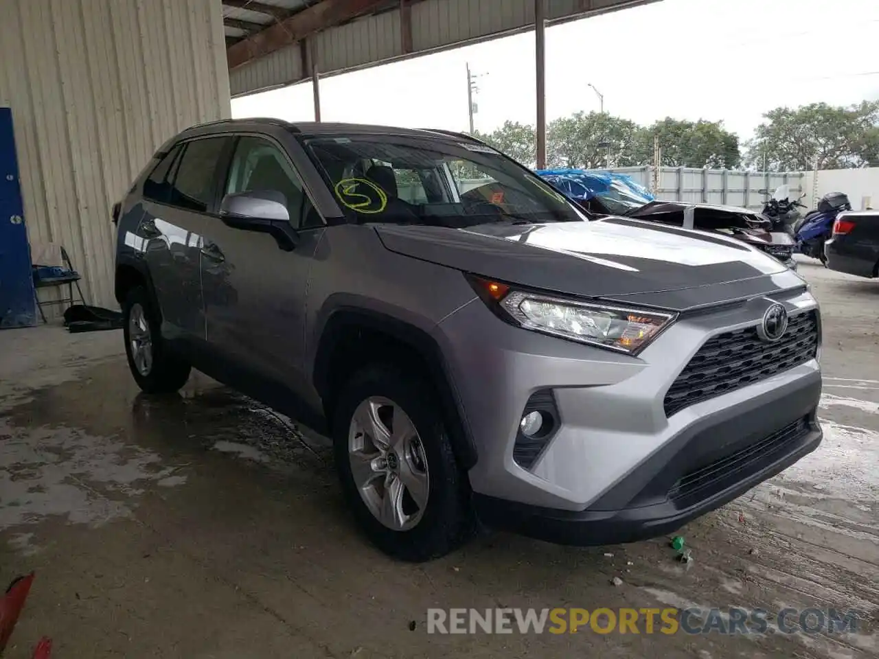 1 Photograph of a damaged car 2T3W1RFV9MC132031 TOYOTA RAV4 2021