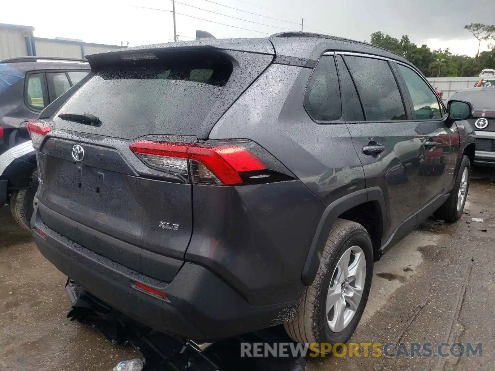 4 Photograph of a damaged car 2T3W1RFV9MC137665 TOYOTA RAV4 2021