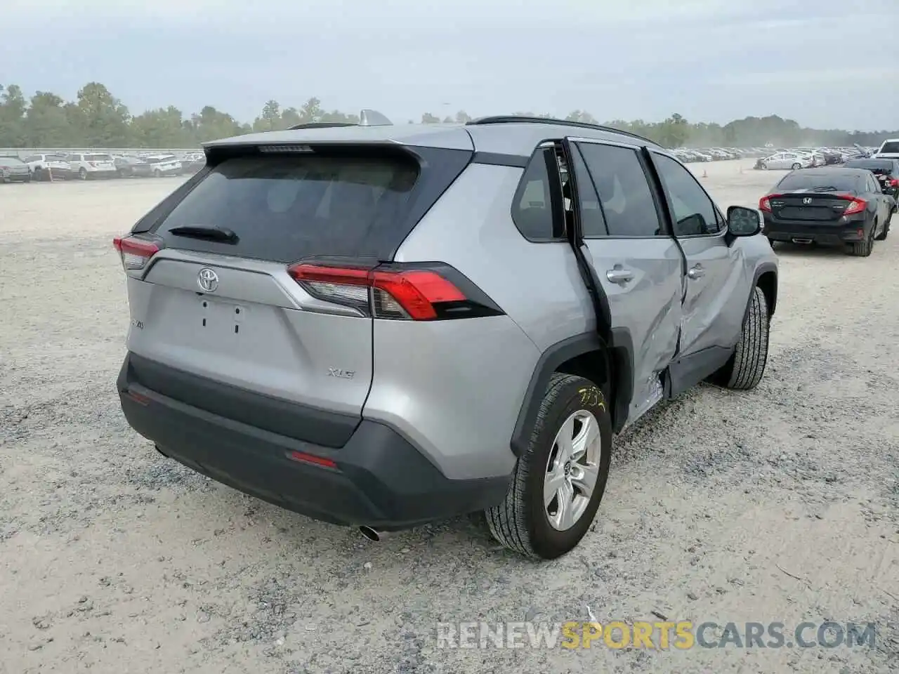 4 Photograph of a damaged car 2T3W1RFV9MC140761 TOYOTA RAV4 2021