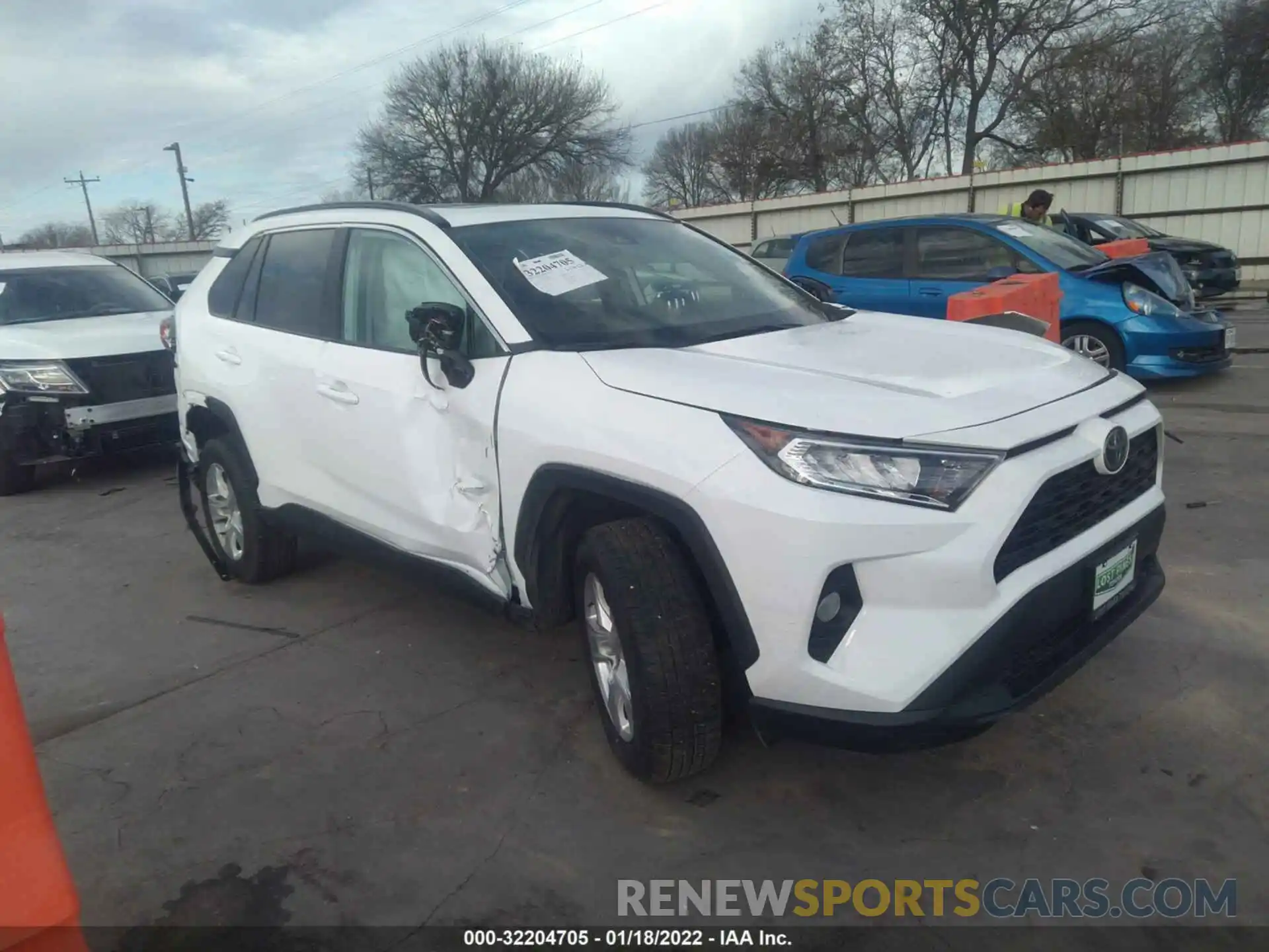 1 Photograph of a damaged car 2T3W1RFV9MC164350 TOYOTA RAV4 2021