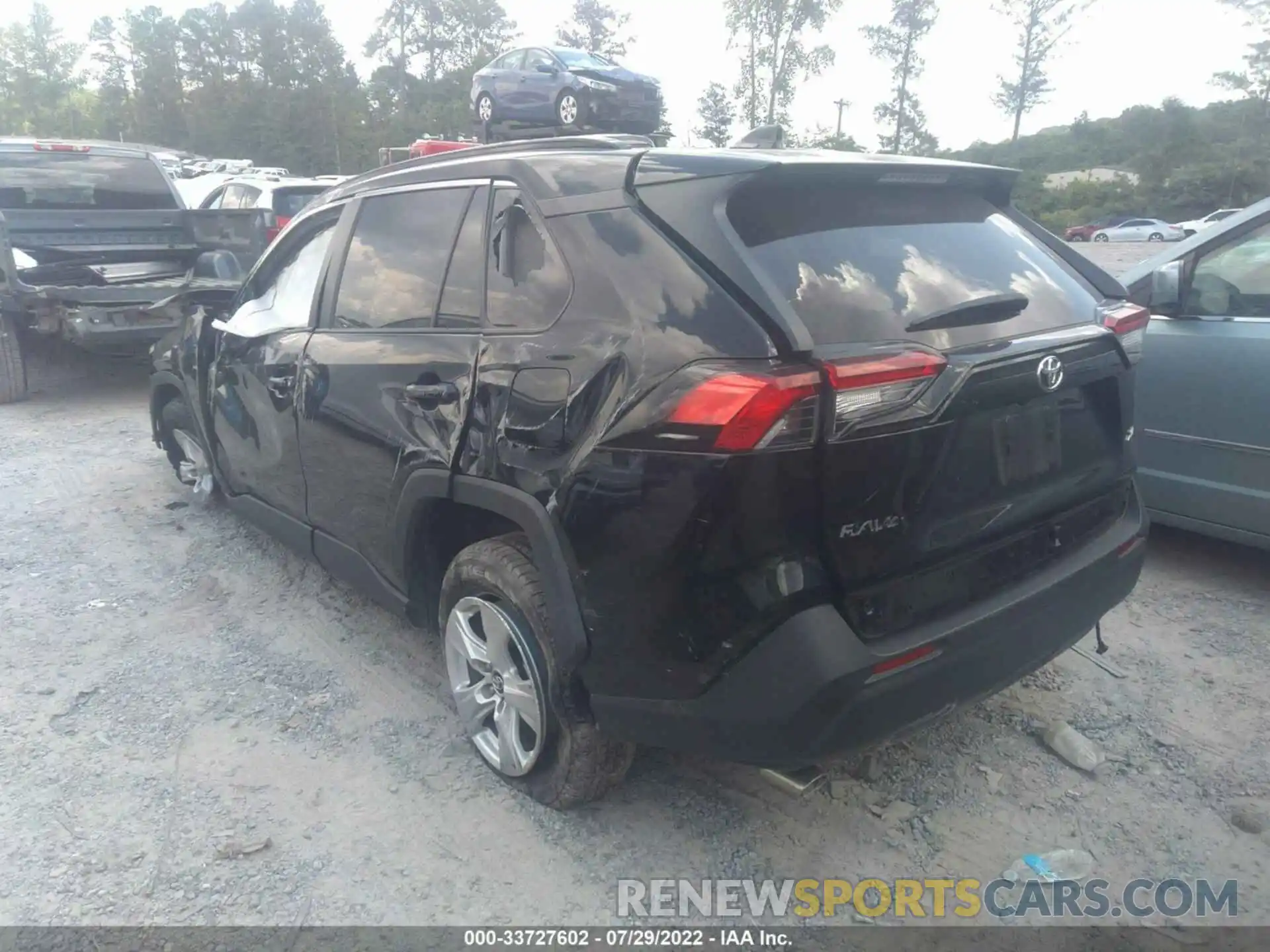 3 Photograph of a damaged car 2T3W1RFV9MW105751 TOYOTA RAV4 2021