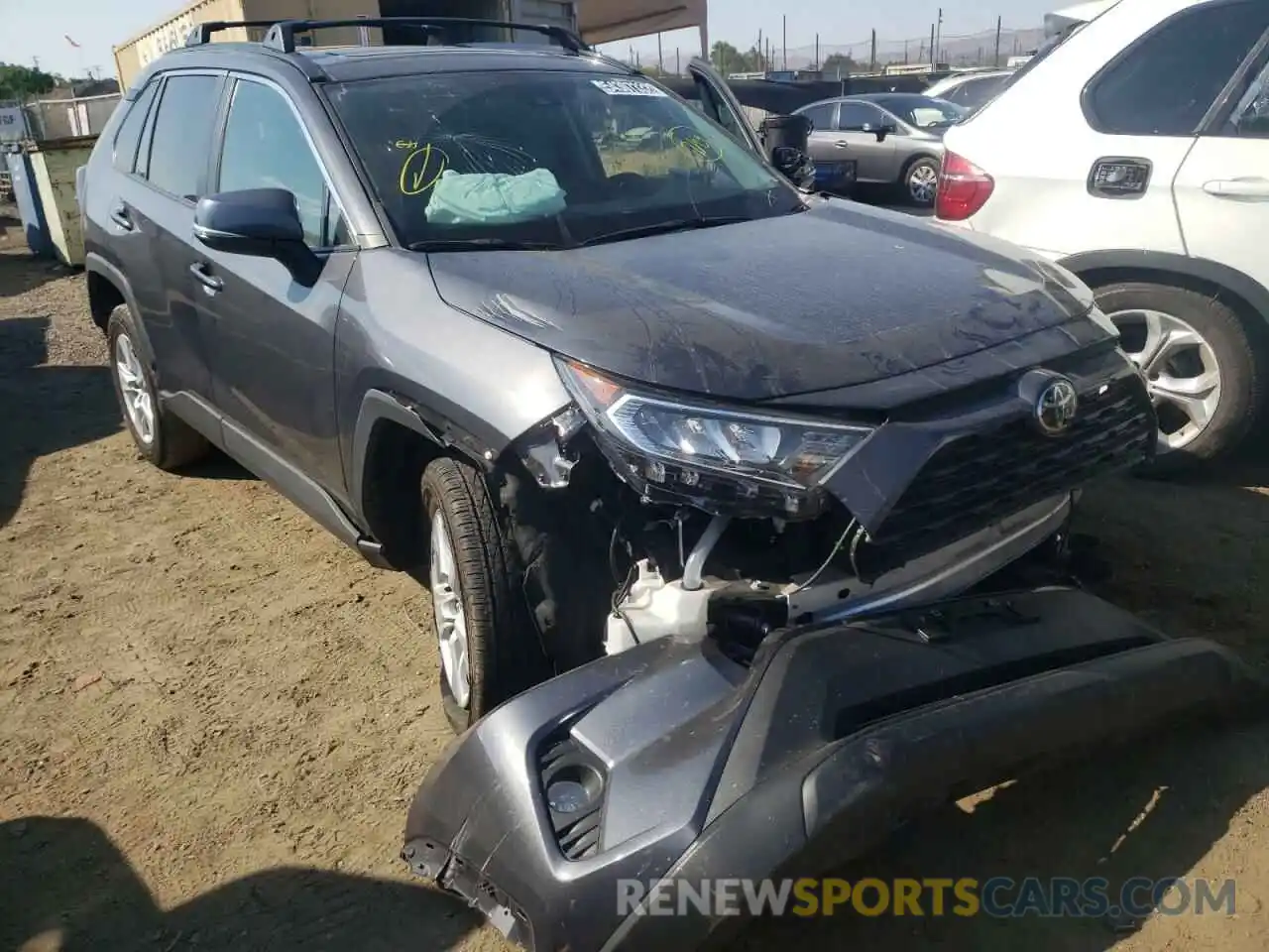 1 Photograph of a damaged car 2T3W1RFV9MW106575 TOYOTA RAV4 2021