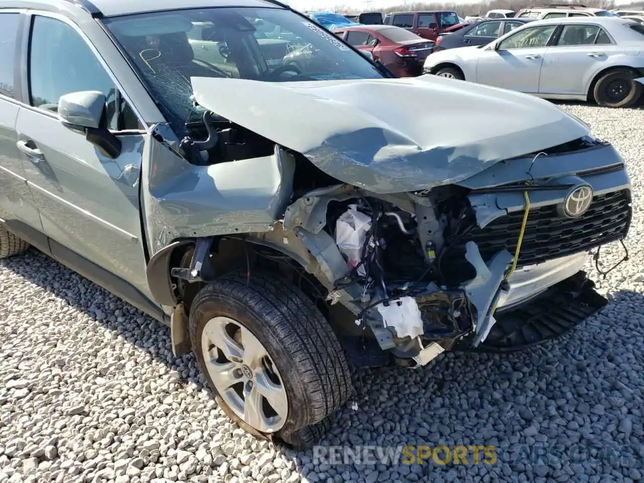 9 Photograph of a damaged car 2T3W1RFV9MW111145 TOYOTA RAV4 2021