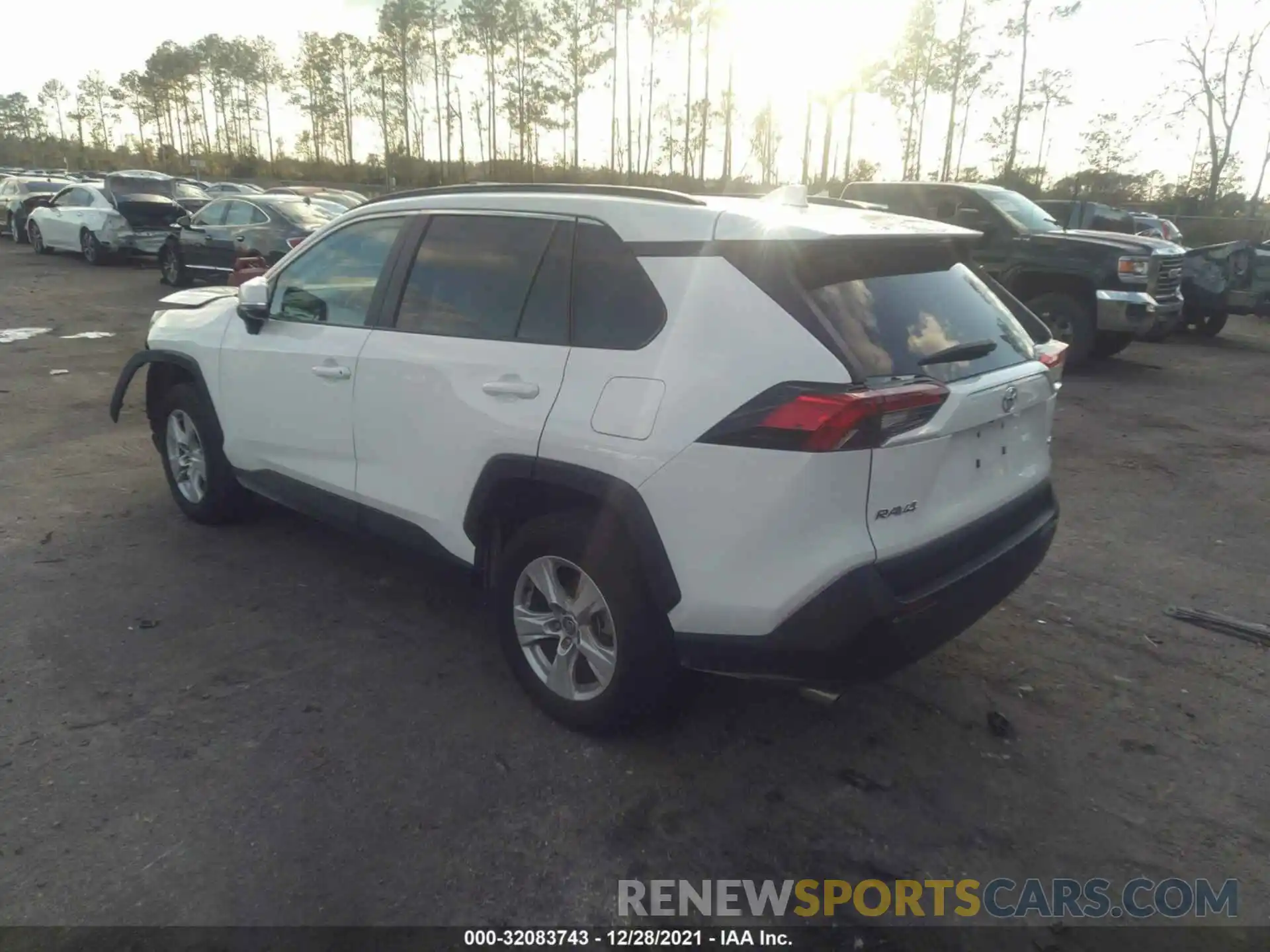 3 Photograph of a damaged car 2T3W1RFV9MW112425 TOYOTA RAV4 2021