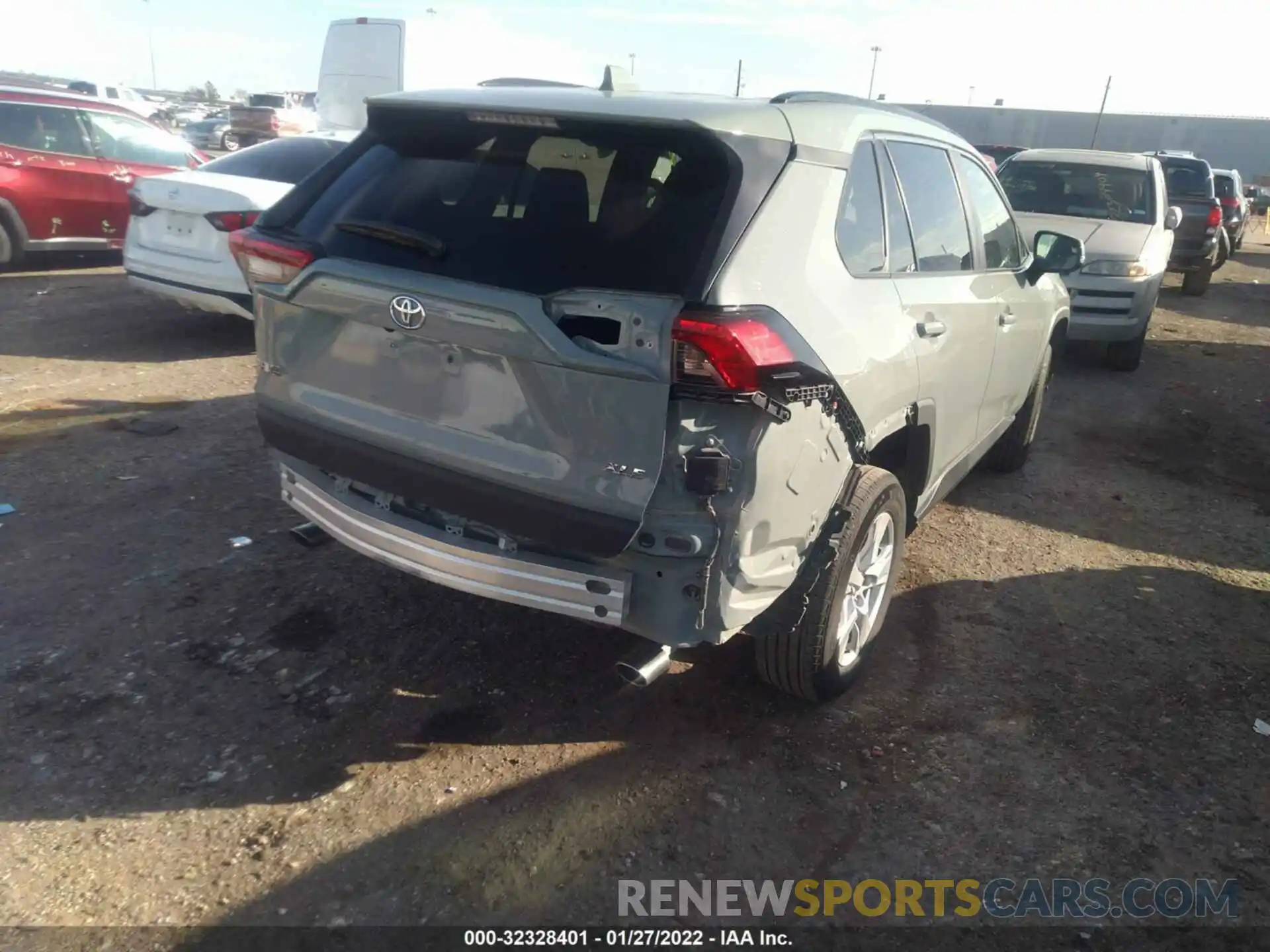 4 Photograph of a damaged car 2T3W1RFV9MW119052 TOYOTA RAV4 2021