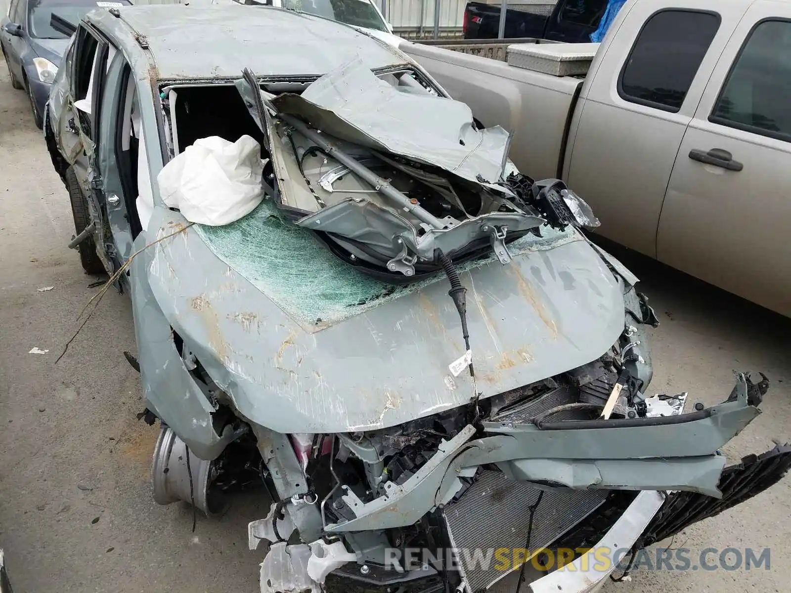 9 Photograph of a damaged car 2T3W1RFV9MW121190 TOYOTA RAV4 2021