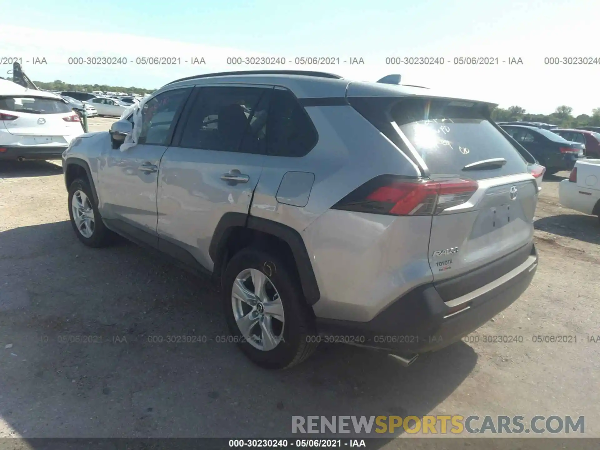 3 Photograph of a damaged car 2T3W1RFV9MW123523 TOYOTA RAV4 2021