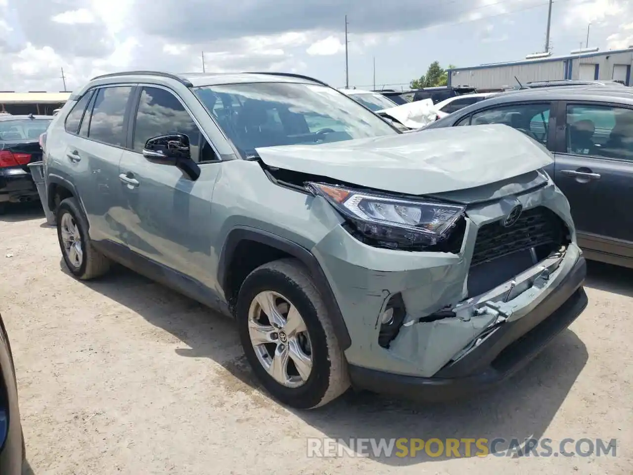 1 Photograph of a damaged car 2T3W1RFV9MW136045 TOYOTA RAV4 2021