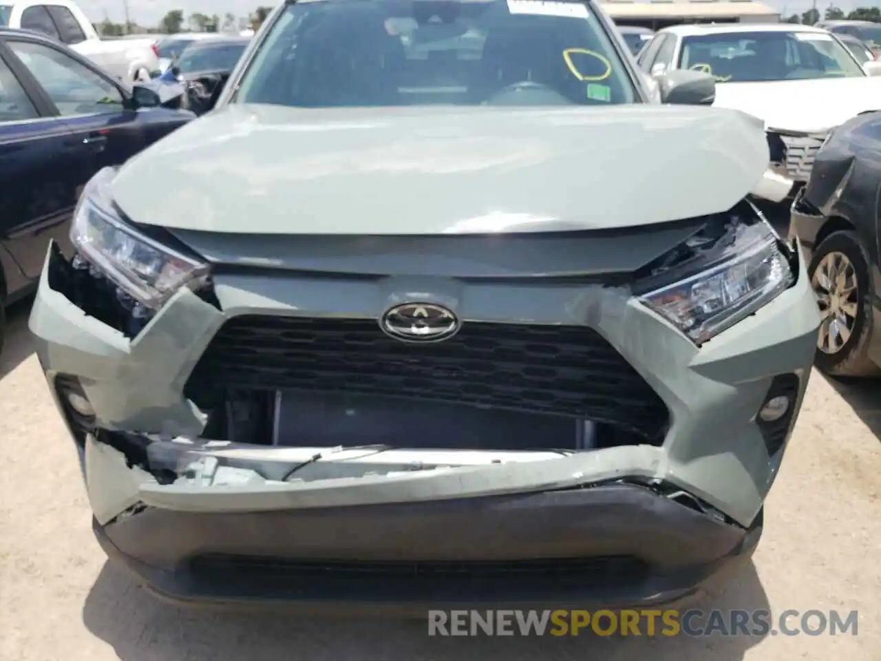 9 Photograph of a damaged car 2T3W1RFV9MW136045 TOYOTA RAV4 2021