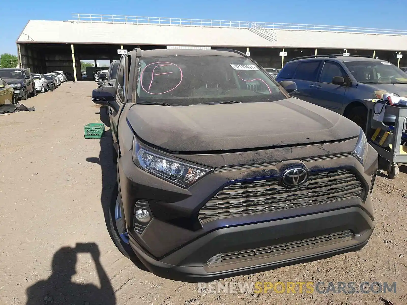 1 Photograph of a damaged car 2T3W1RFV9MW140192 TOYOTA RAV4 2021