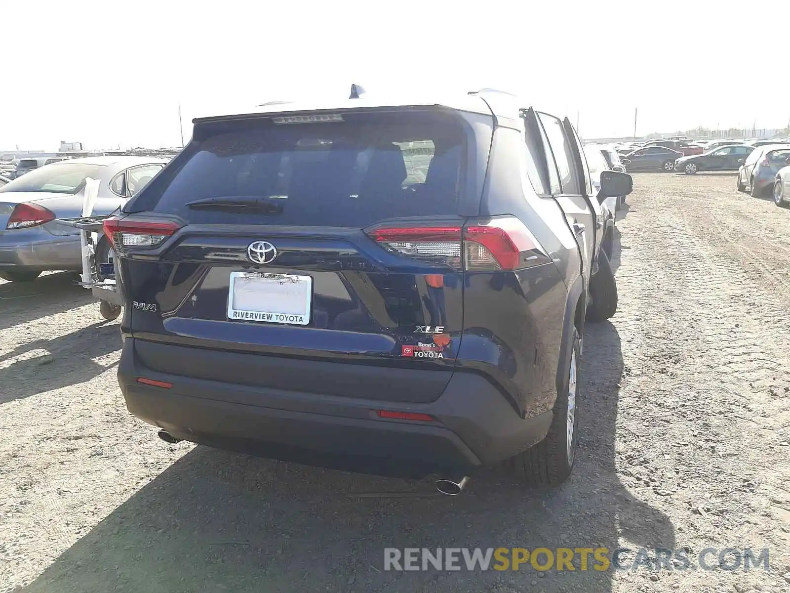 4 Photograph of a damaged car 2T3W1RFV9MW140192 TOYOTA RAV4 2021