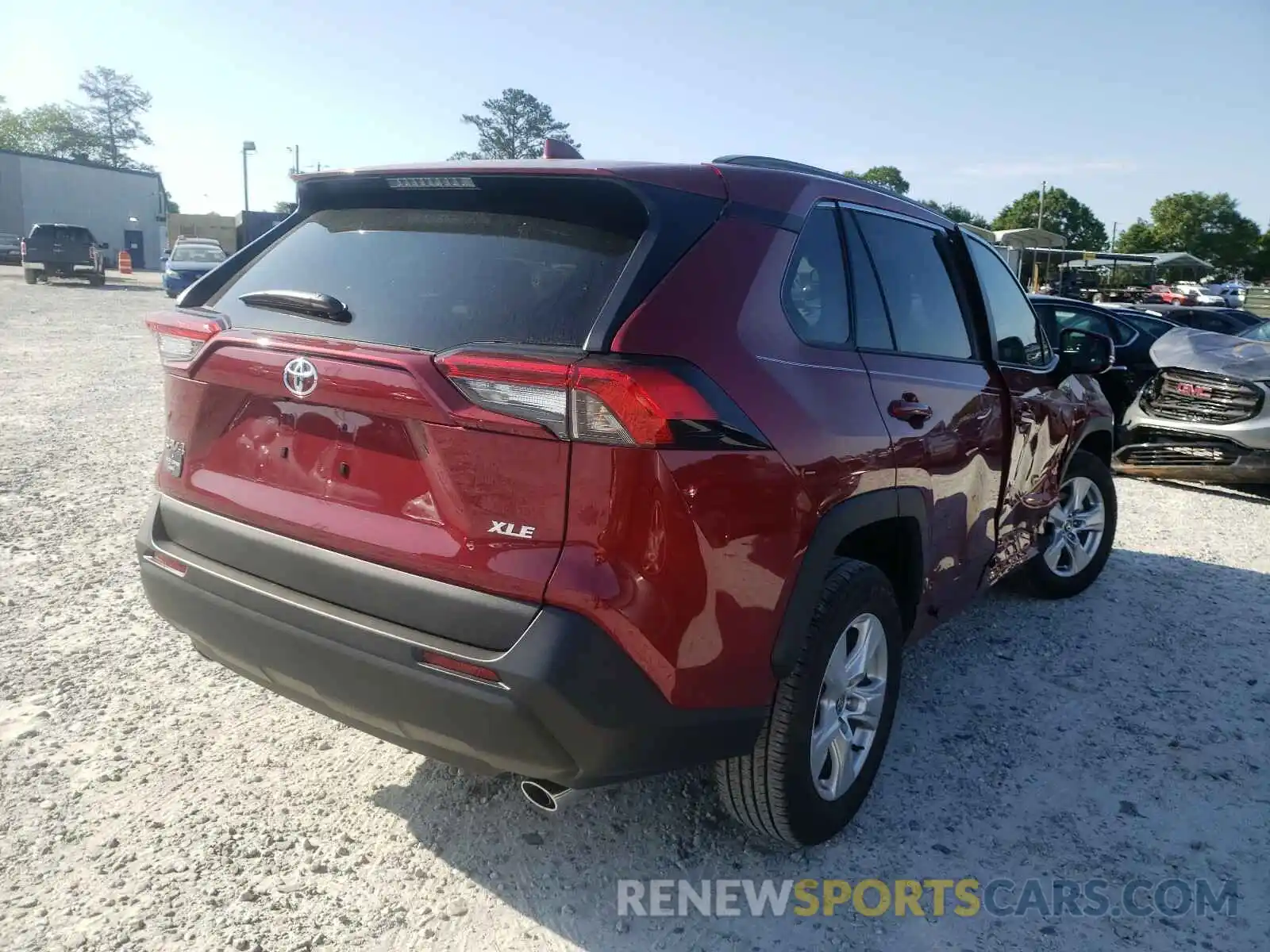 4 Photograph of a damaged car 2T3W1RFV9MW140404 TOYOTA RAV4 2021