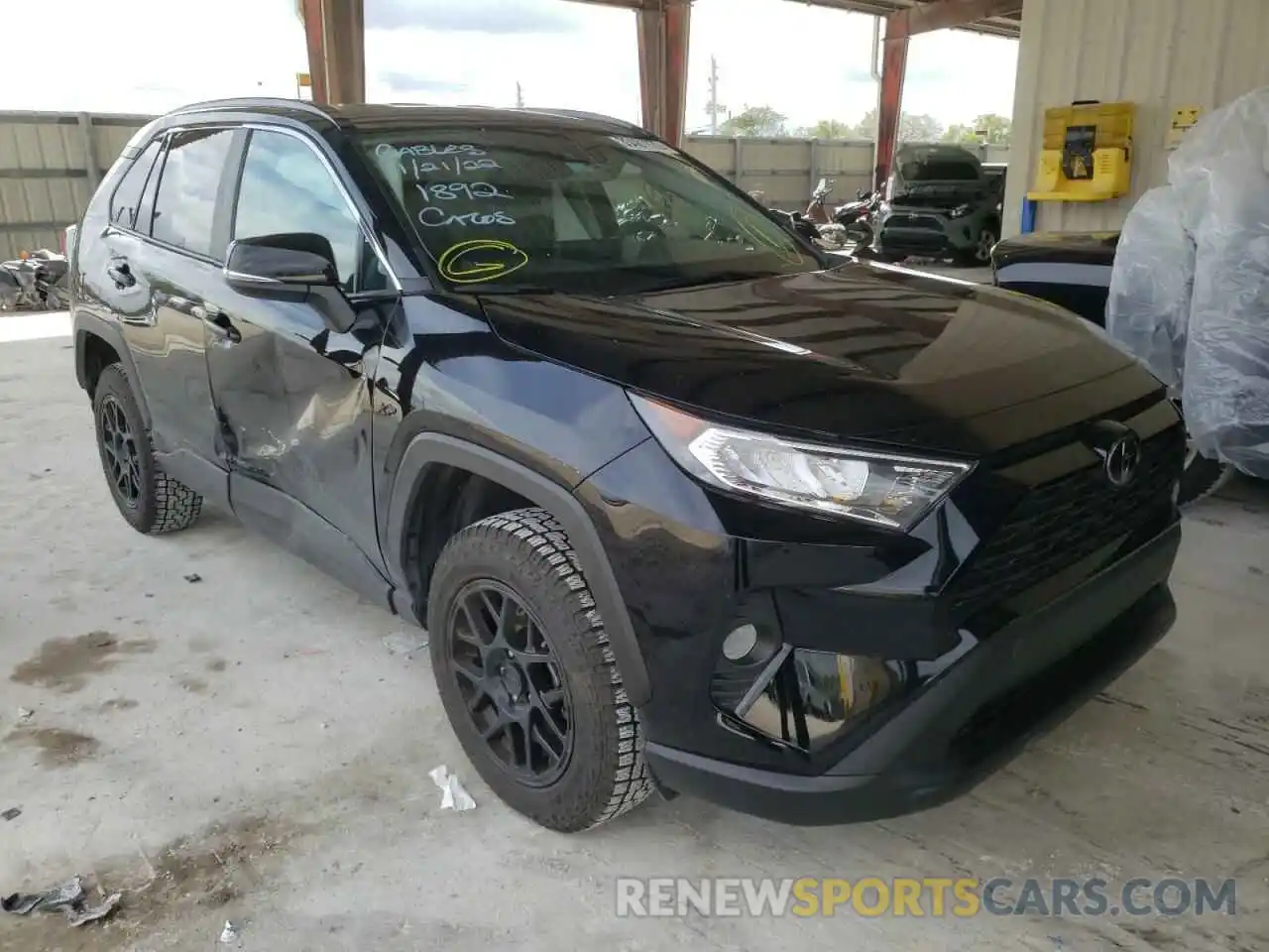 1 Фотография поврежденного автомобиля 2T3W1RFV9MW141892 TOYOTA RAV4 2021