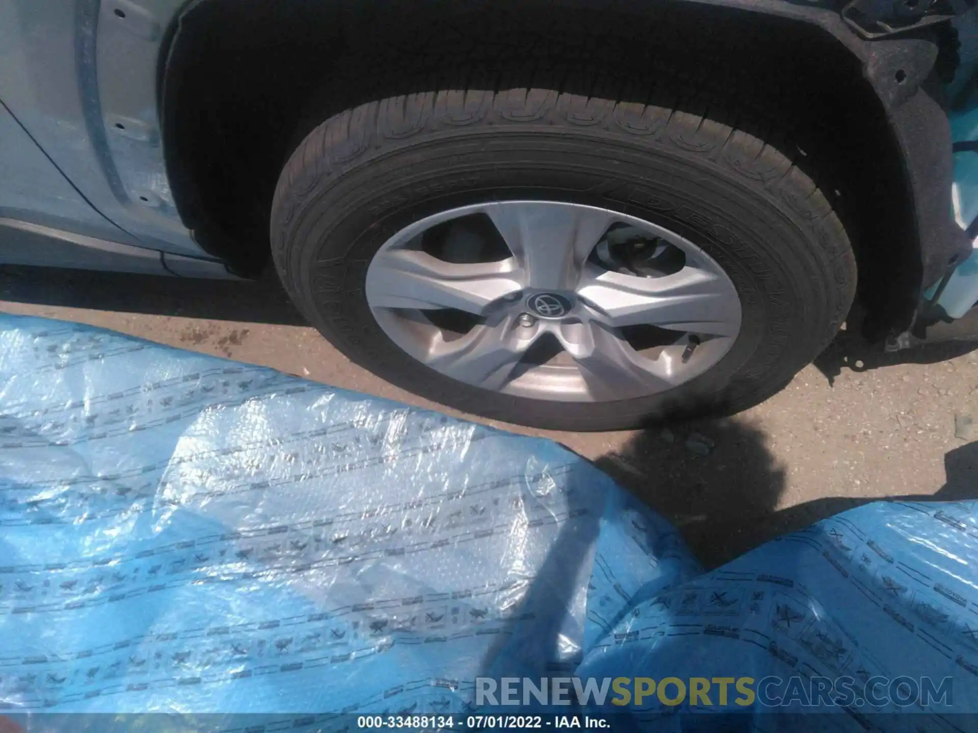 14 Photograph of a damaged car 2T3W1RFV9MW160104 TOYOTA RAV4 2021