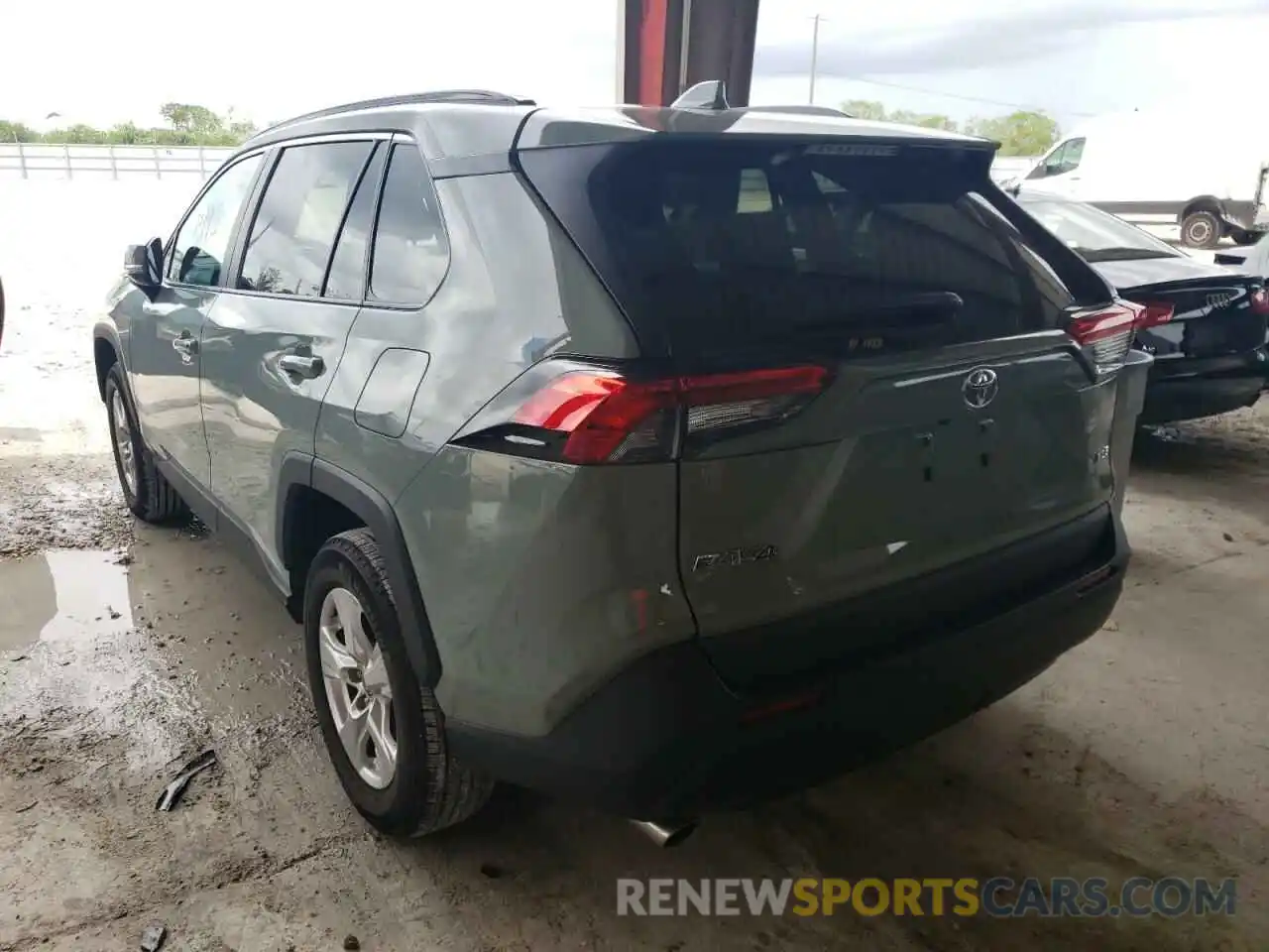 3 Photograph of a damaged car 2T3W1RFV9MW178375 TOYOTA RAV4 2021