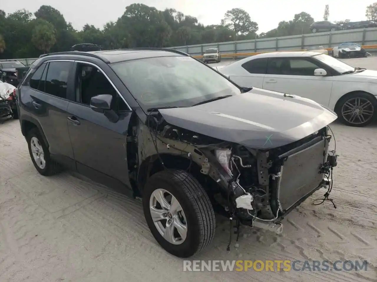 1 Photograph of a damaged car 2T3W1RFV9MW179137 TOYOTA RAV4 2021