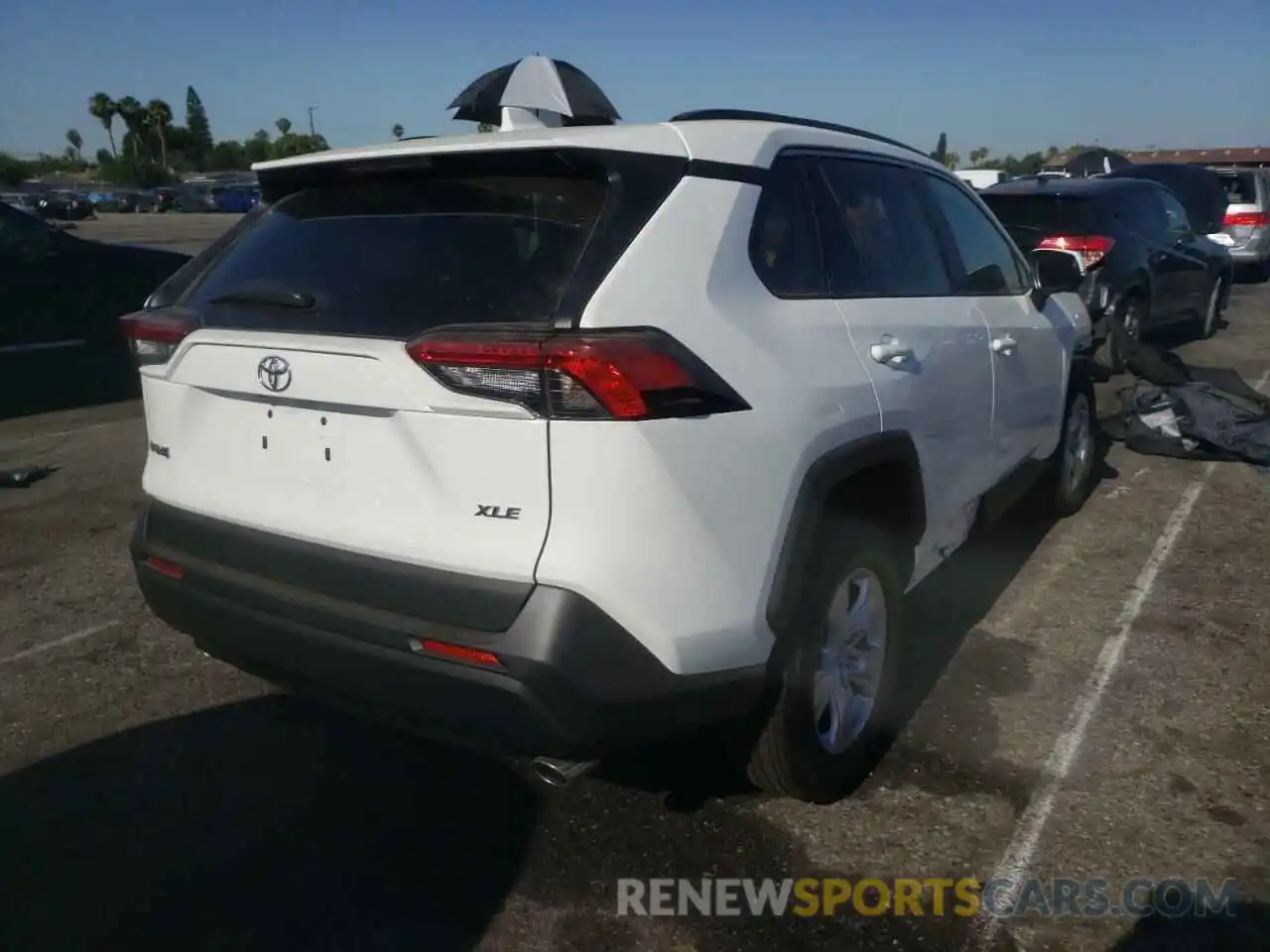 4 Photograph of a damaged car 2T3W1RFVXMC101371 TOYOTA RAV4 2021